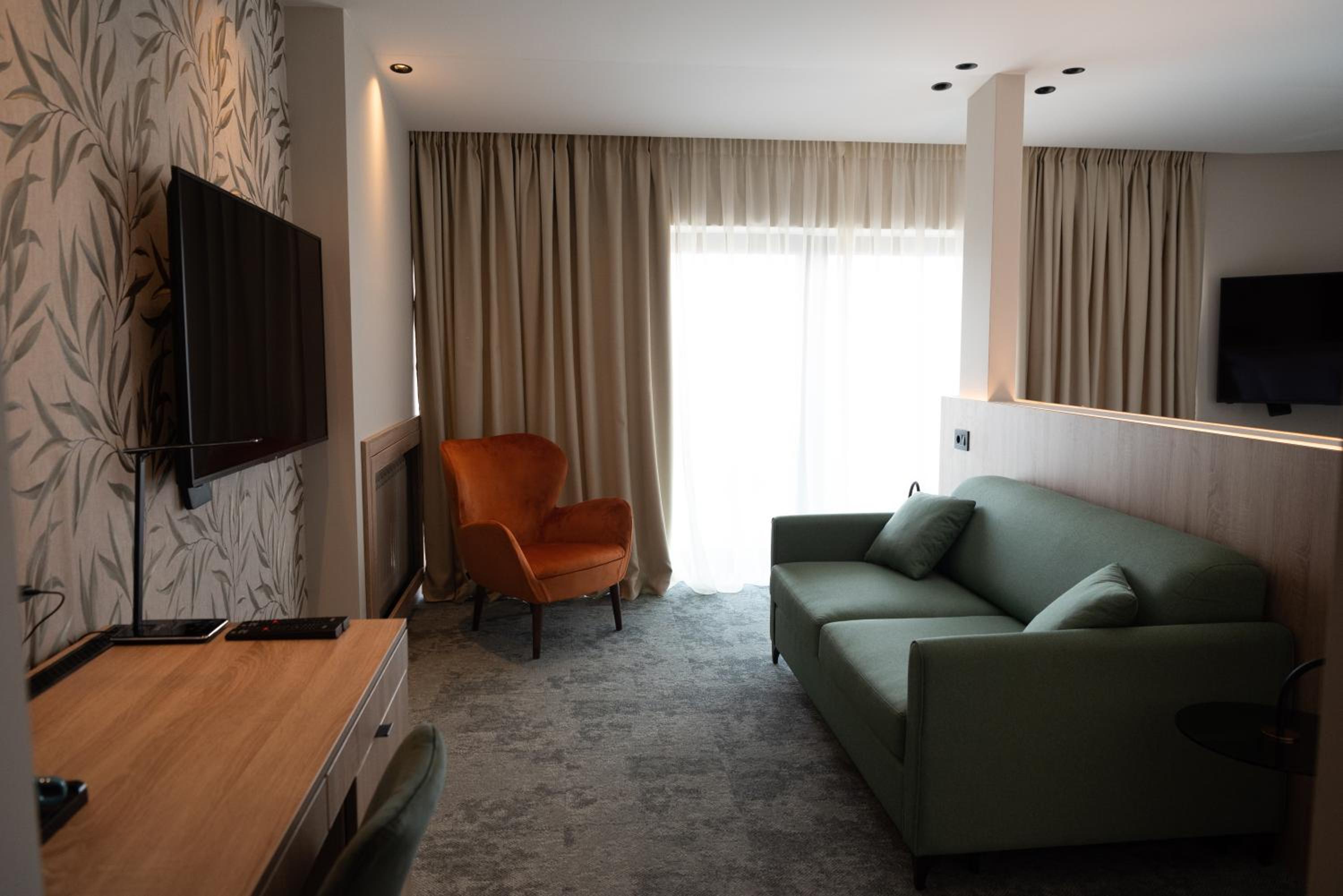 Deluxe Family Suite