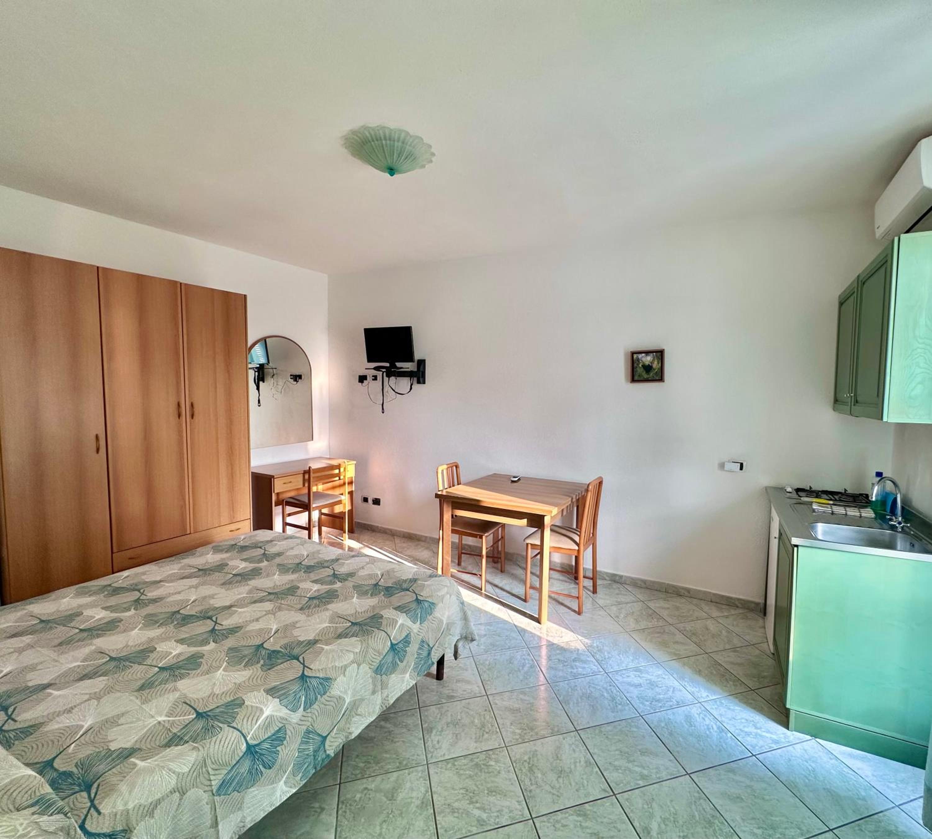 Apartment with Terrace - Photo 1