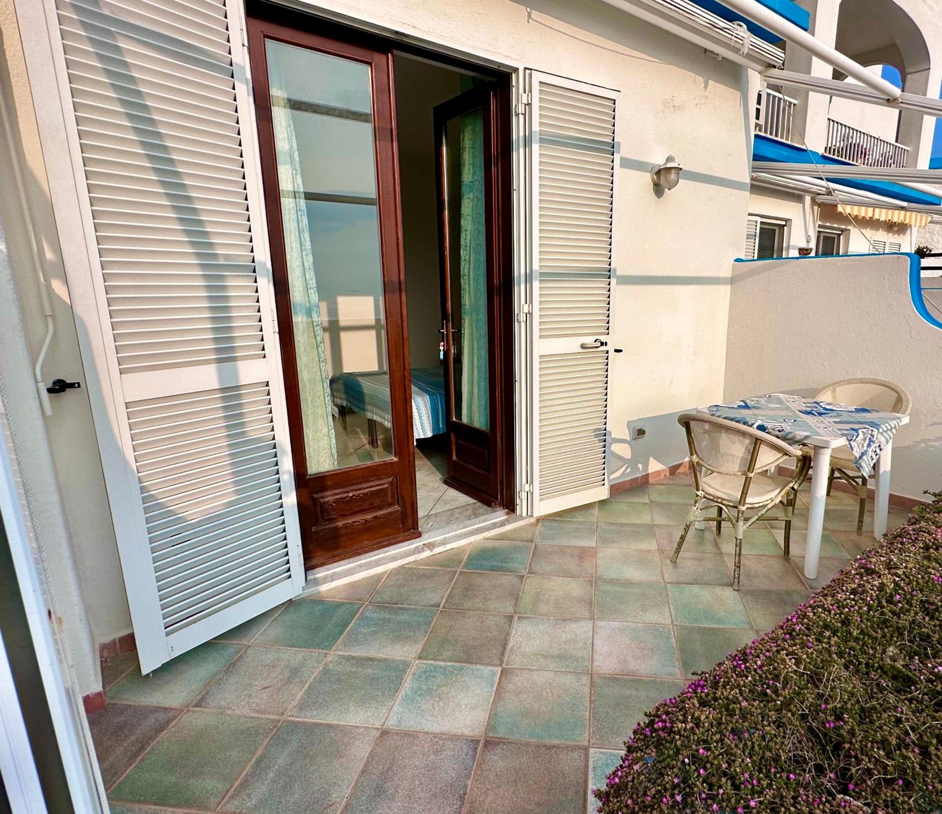 Apartment with Terrace - Photo 11