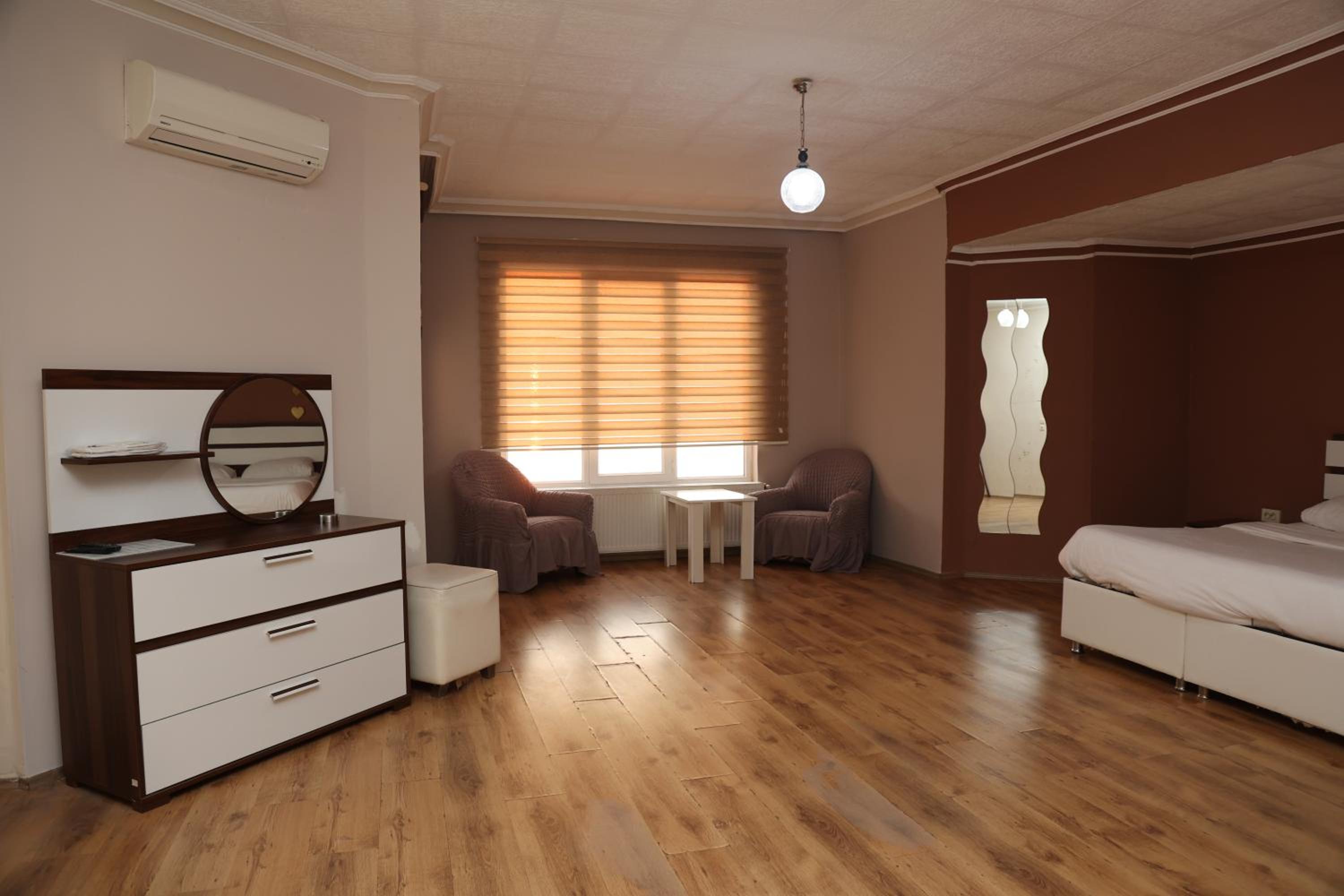 King Suite photo 2