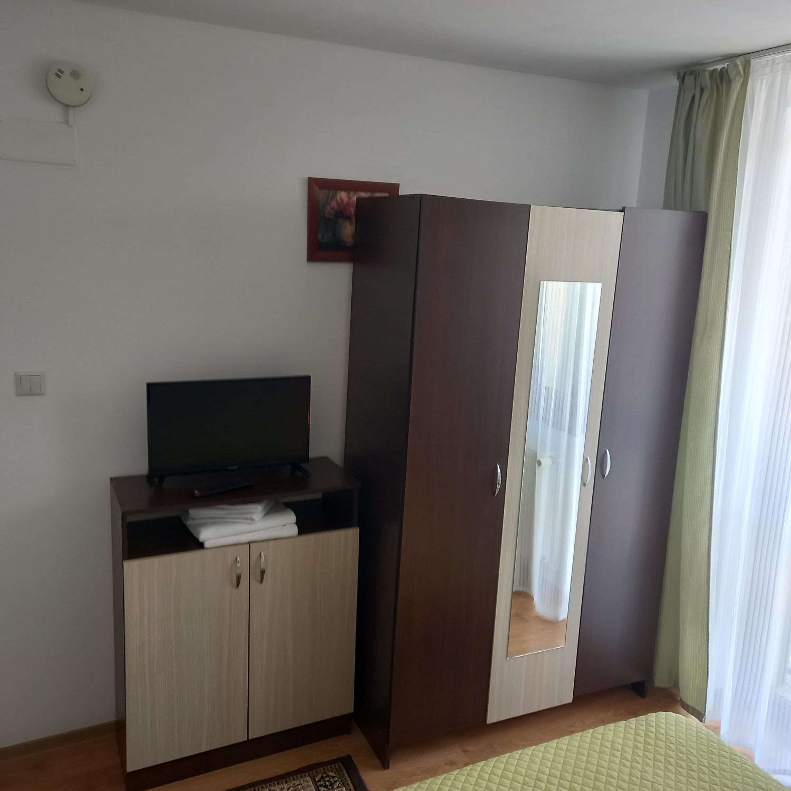 Two-Bedroom Apartment - Photo 2