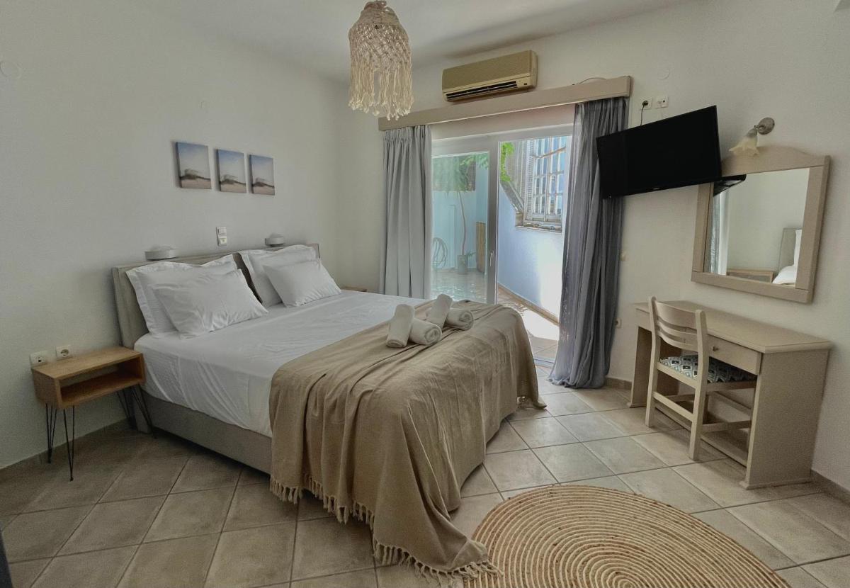 Budget Double Room photo 2