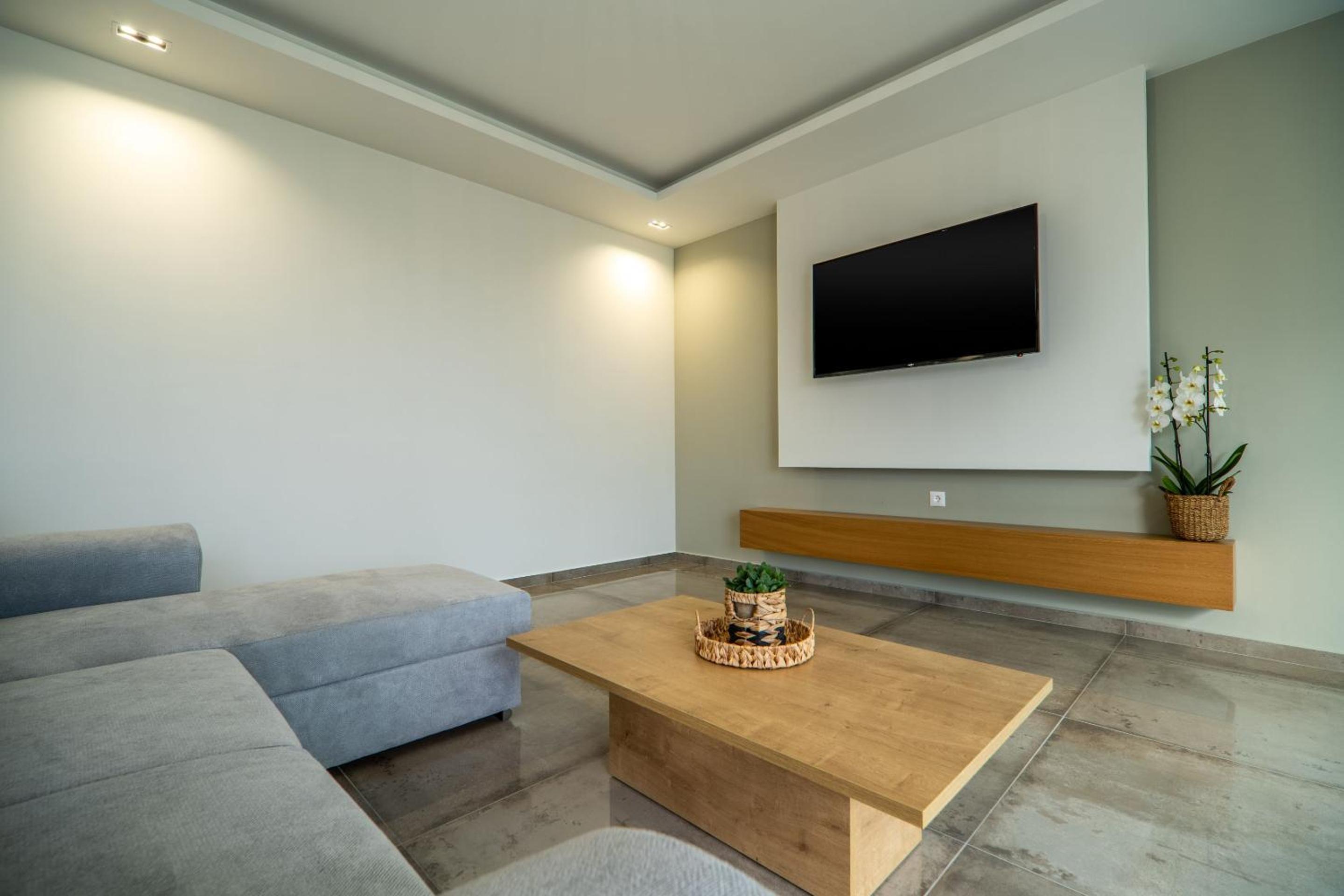 Apartment - Ground Floor photo 2