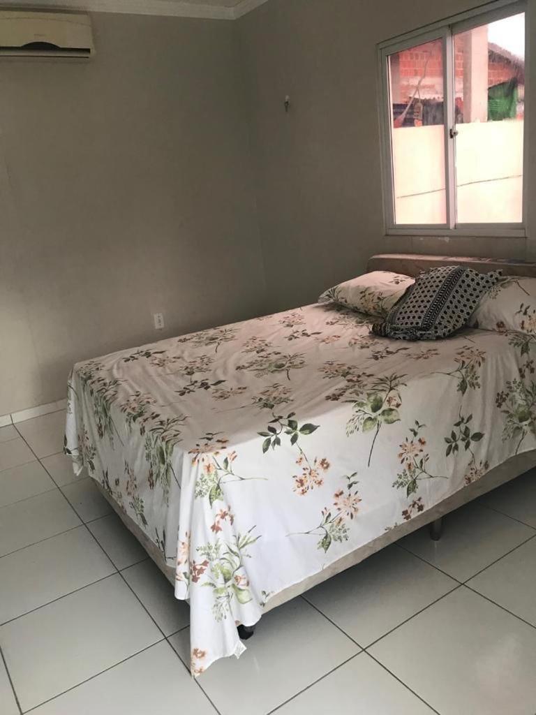 Five-Bedroom House photo 1