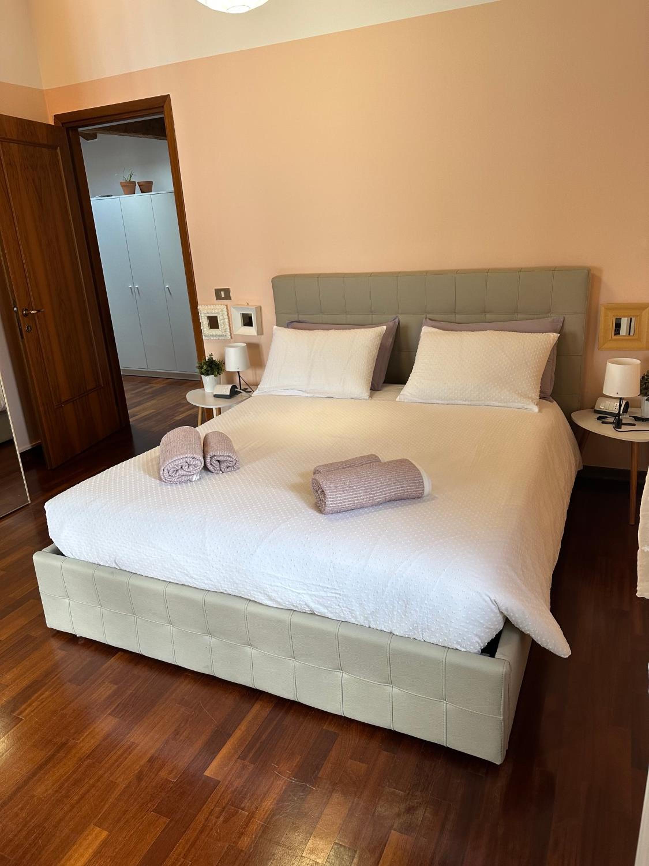 One-Bedroom Apartment - Photo 3