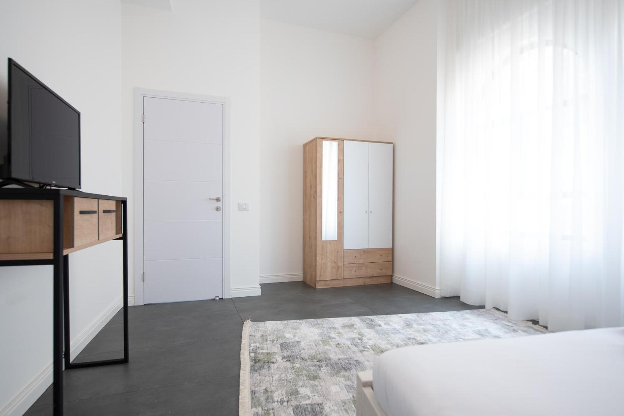 Apartment with Balcony photo 3