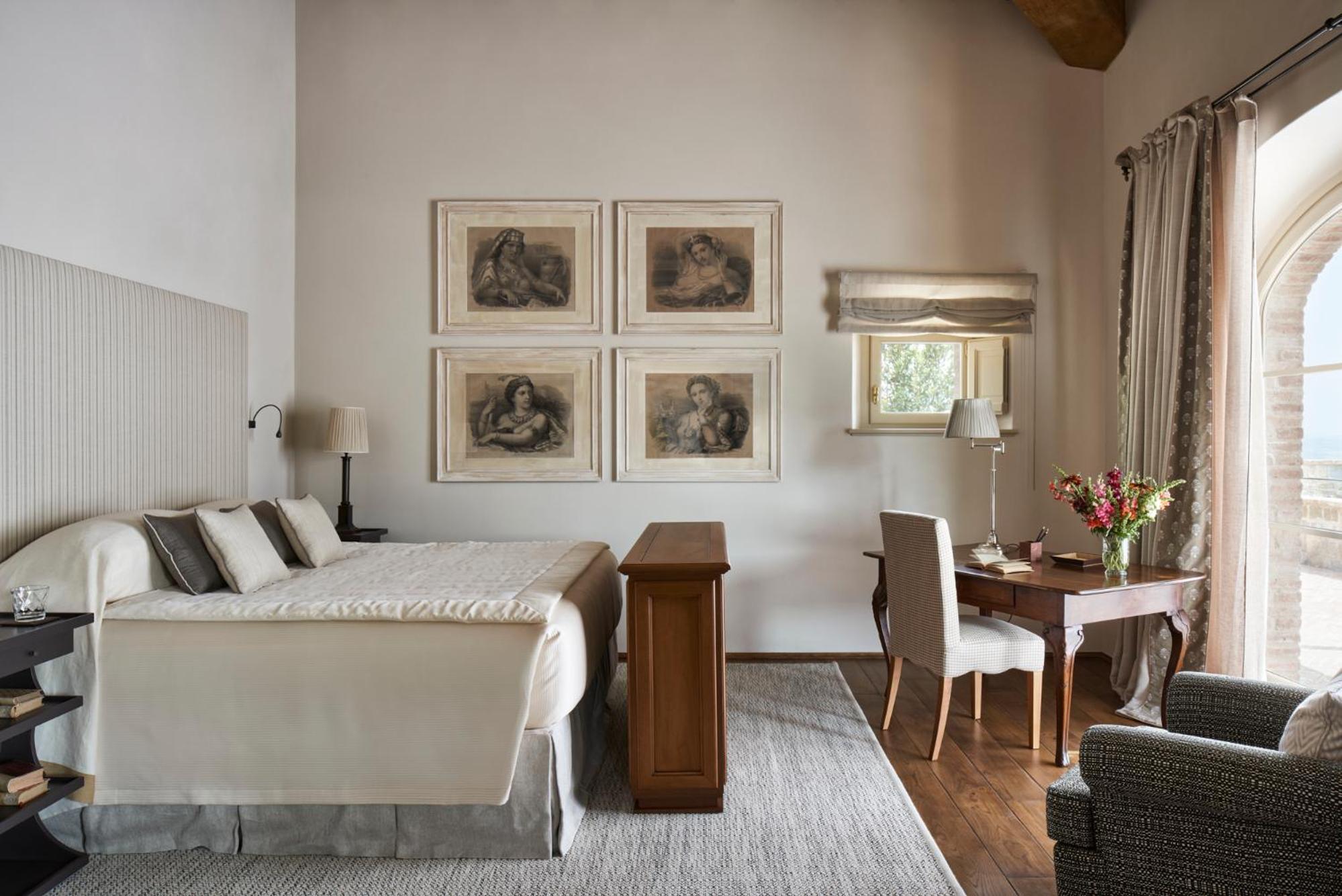Superior Suite - Photo 3
