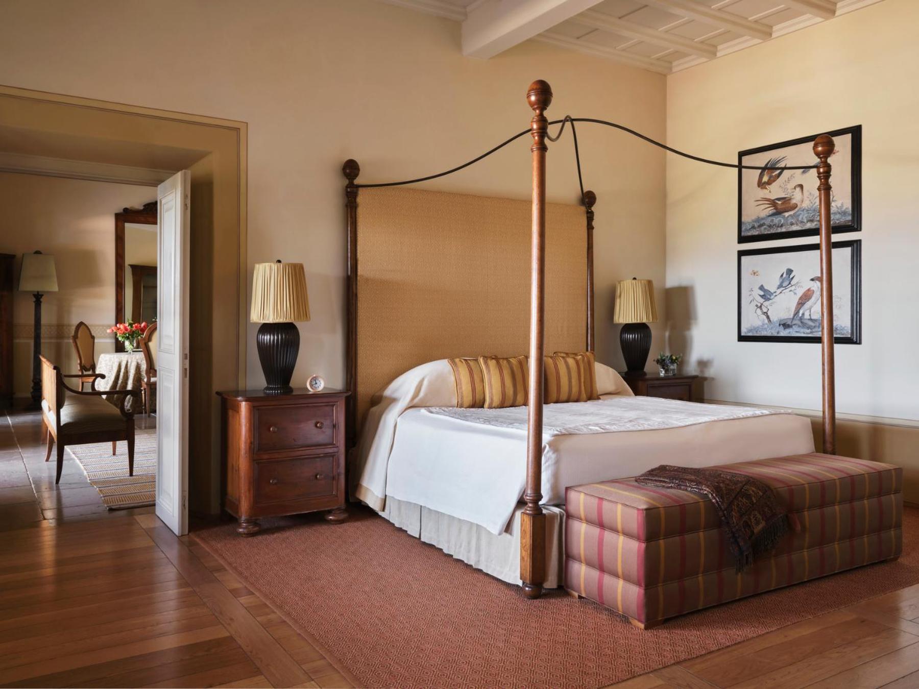 Superior Suite - Photo 6
