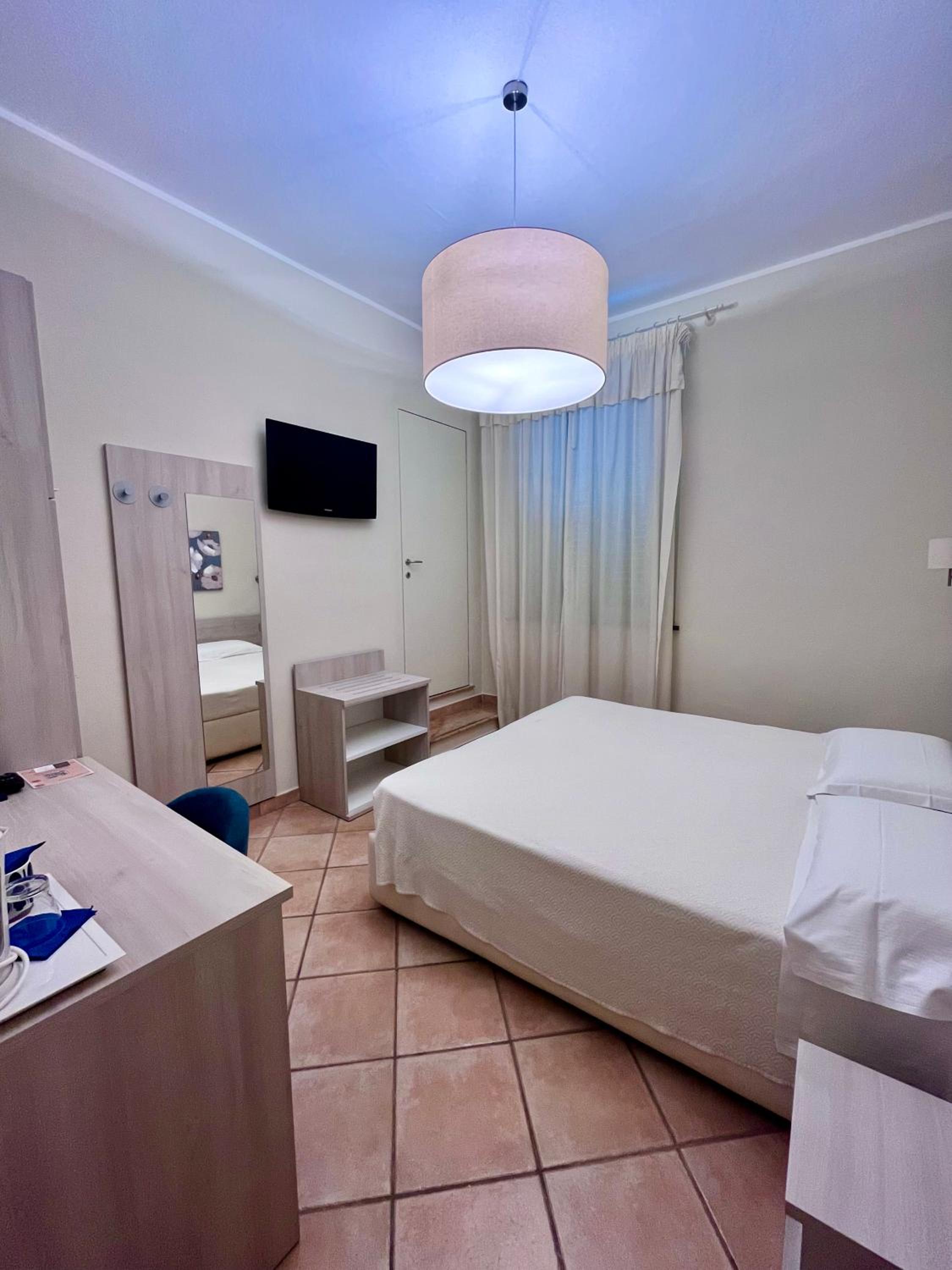 Double or Twin Room photo 2