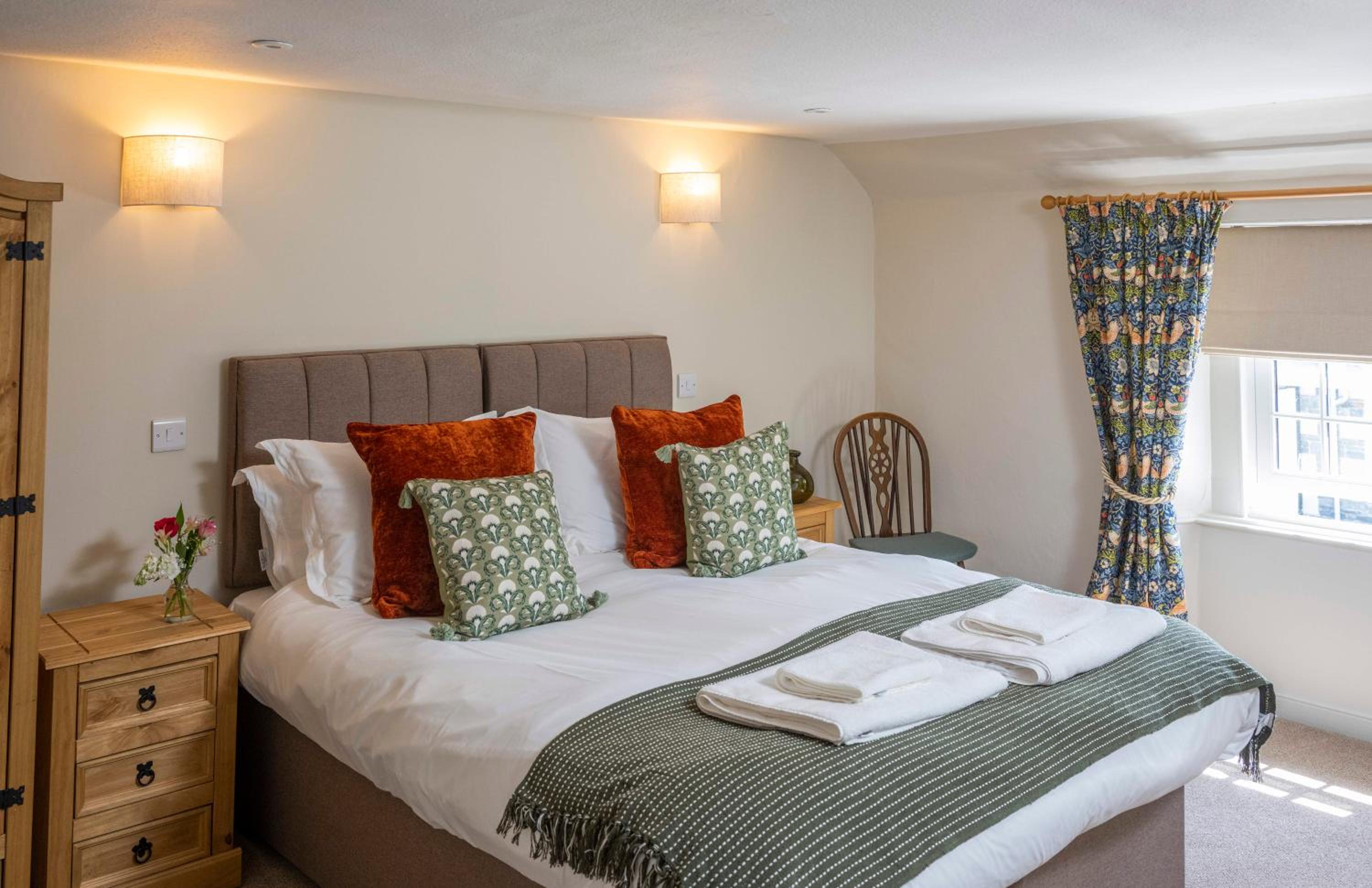 Large Double or Twin Room photo 2