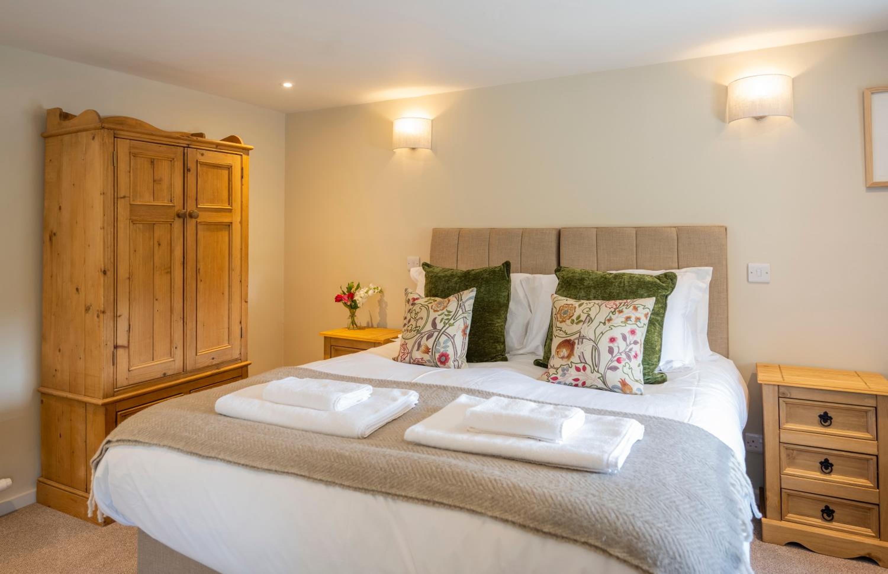 Double or Twin Room with Bathroom photo 2