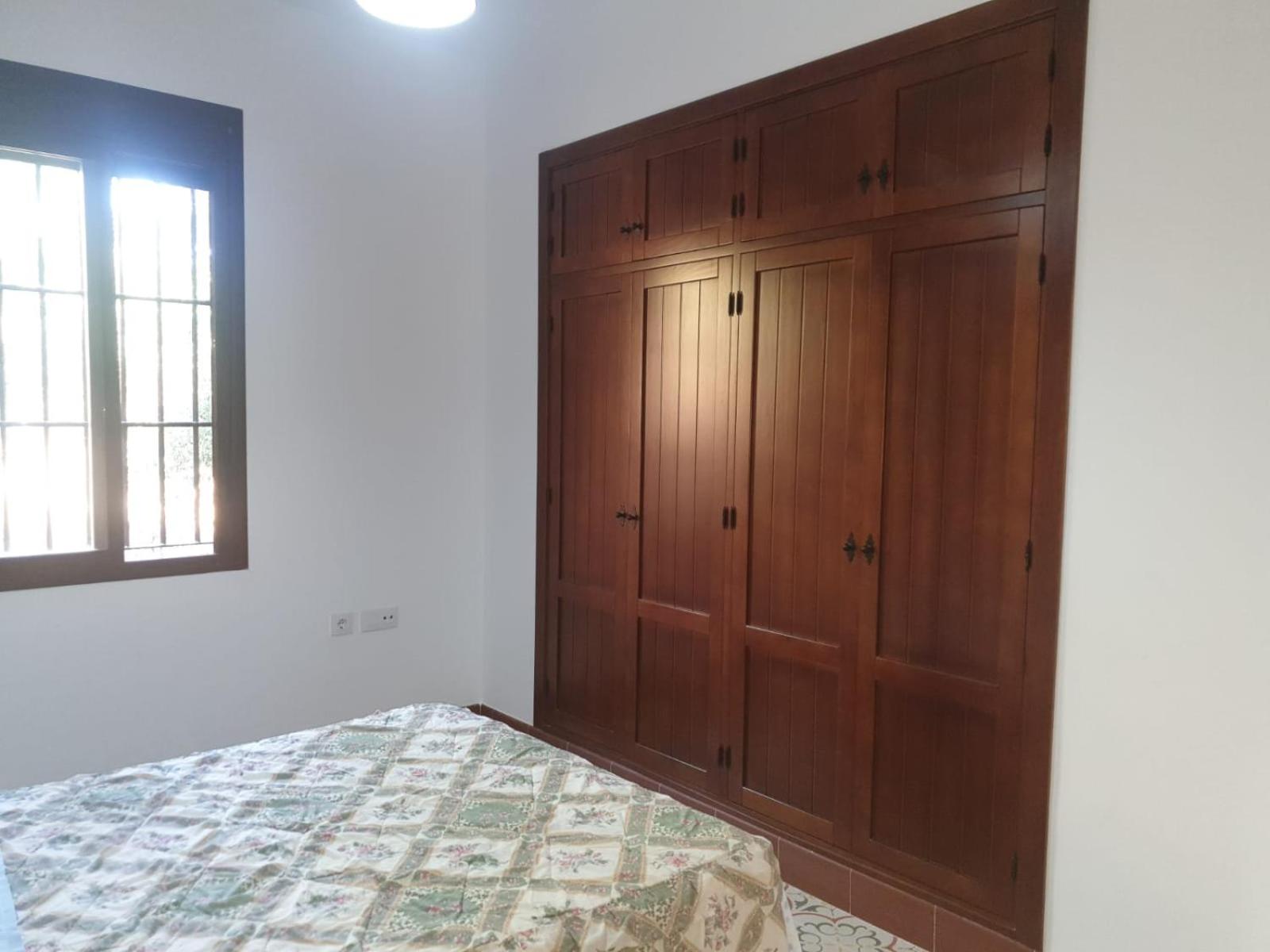 Three-Bedroom House photo 3