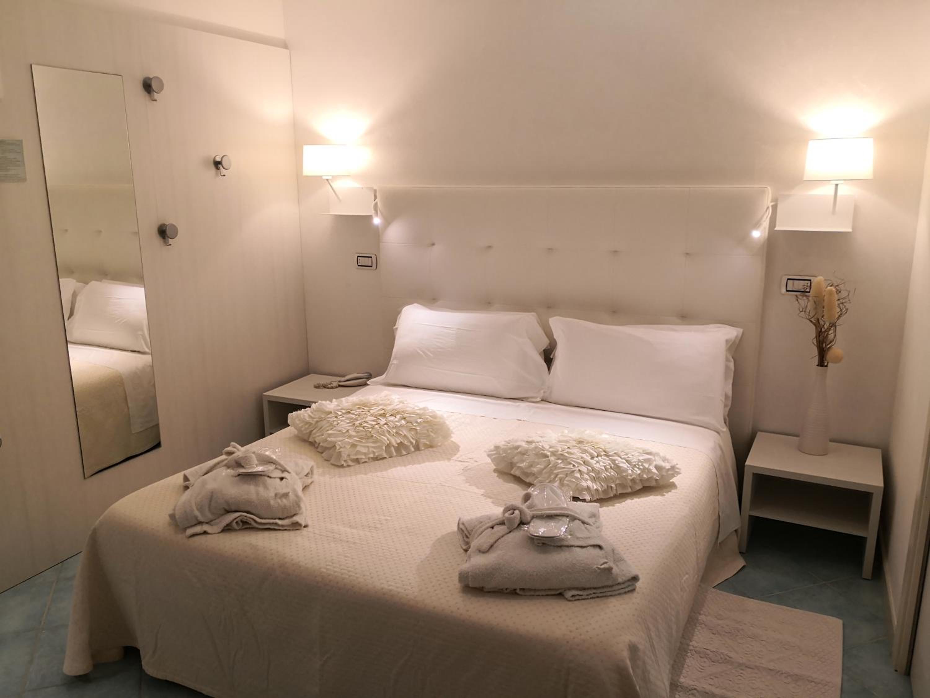 Double or Twin Room with Sea View
