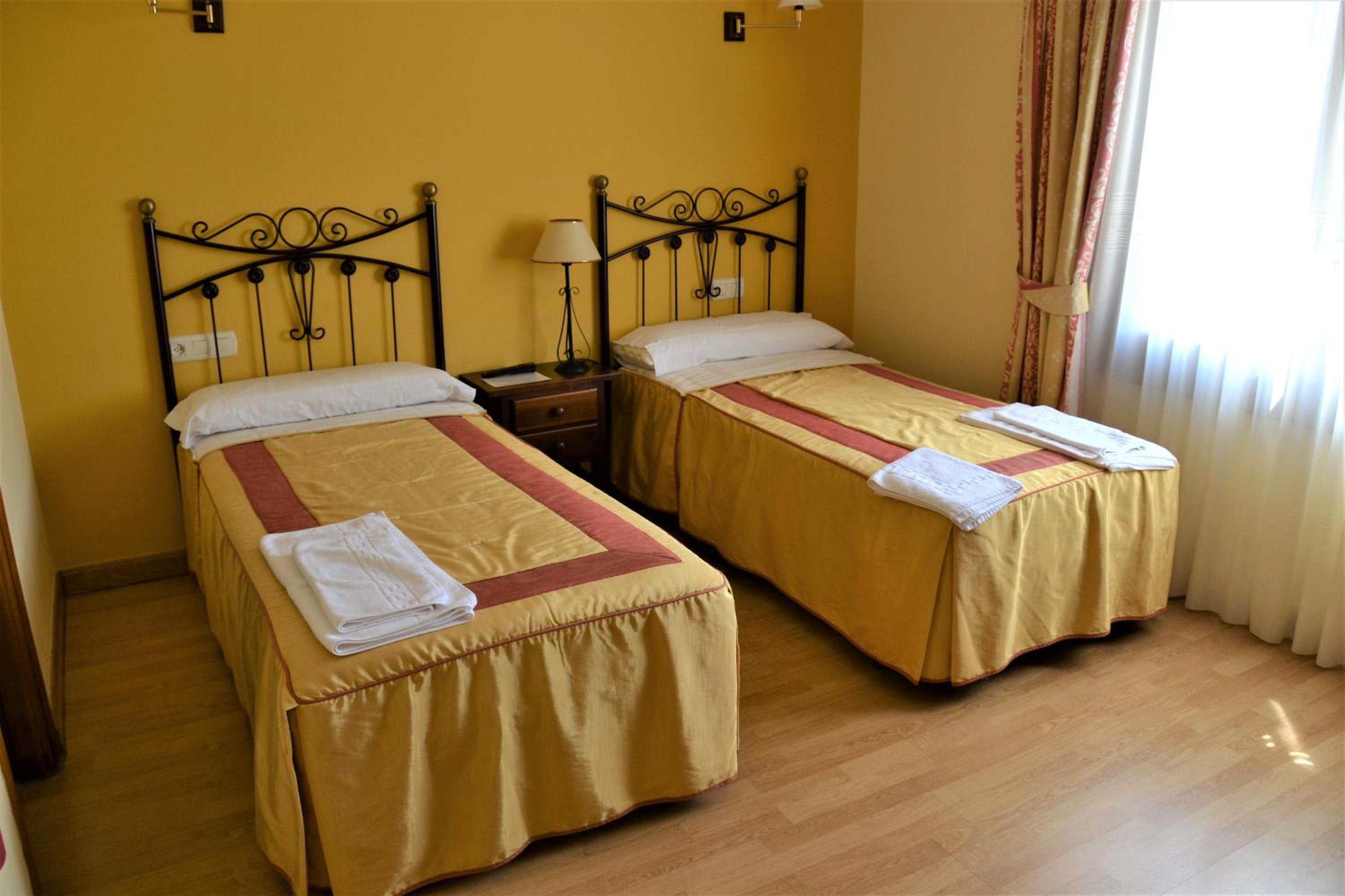 Habitación Doble con Baño Privado