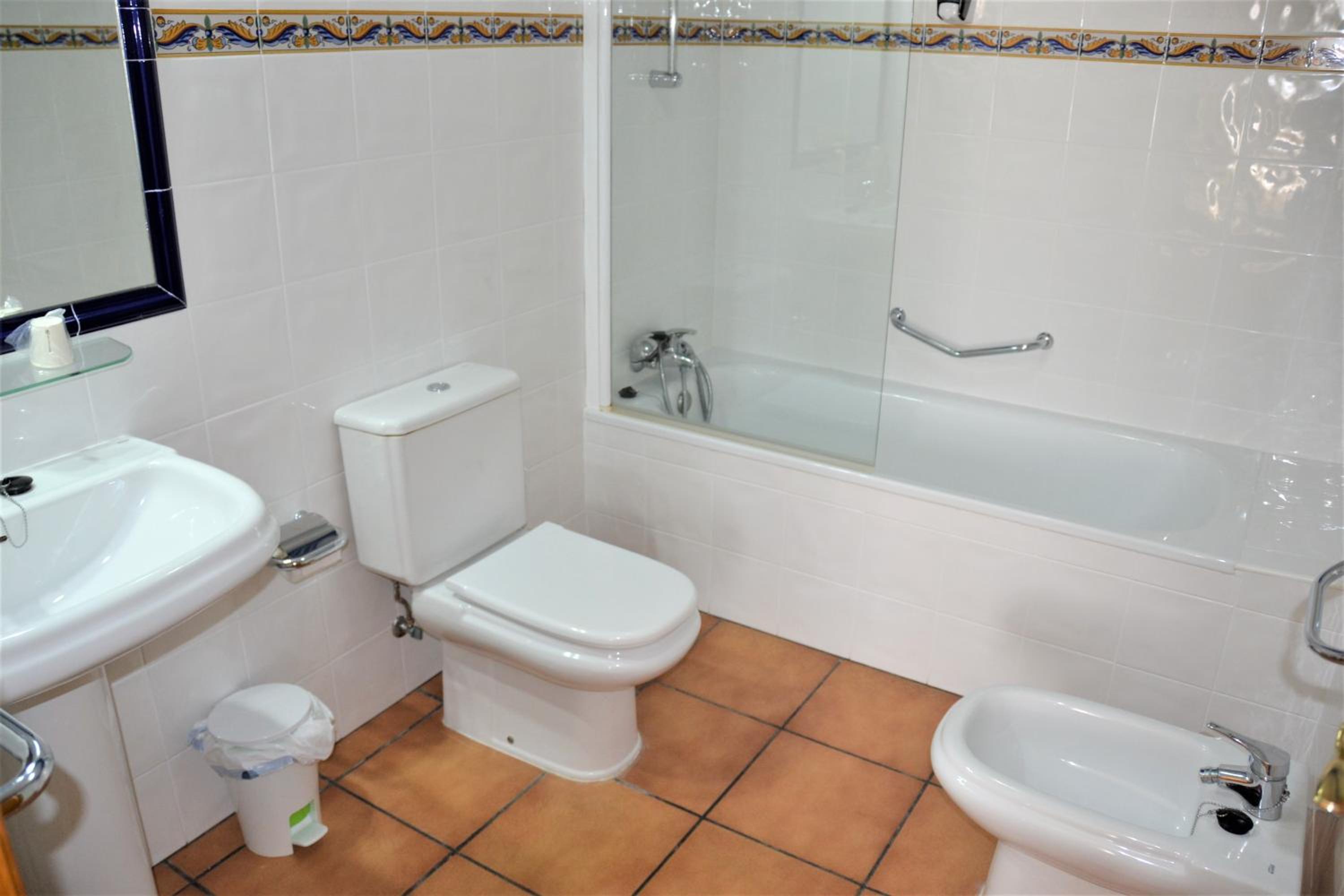 Double Room with Private Bathroom photo 2