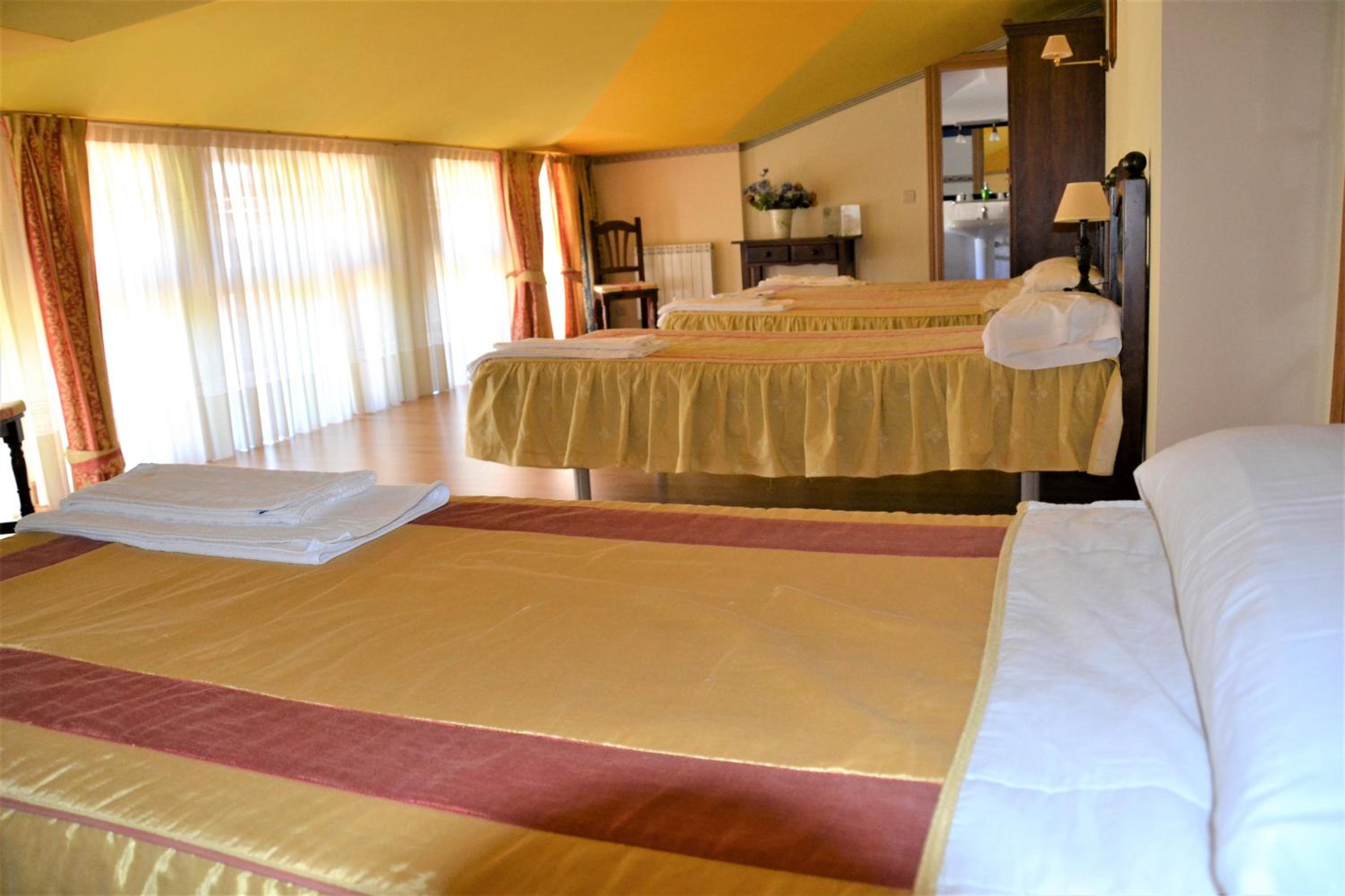 Habitación Cuádruple con Baño Privado
