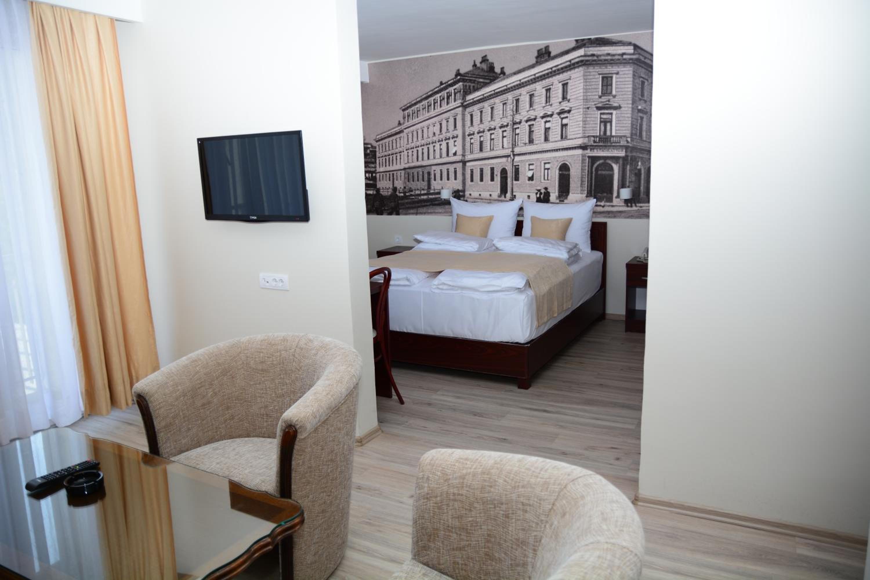 Double or Twin Room photo 3