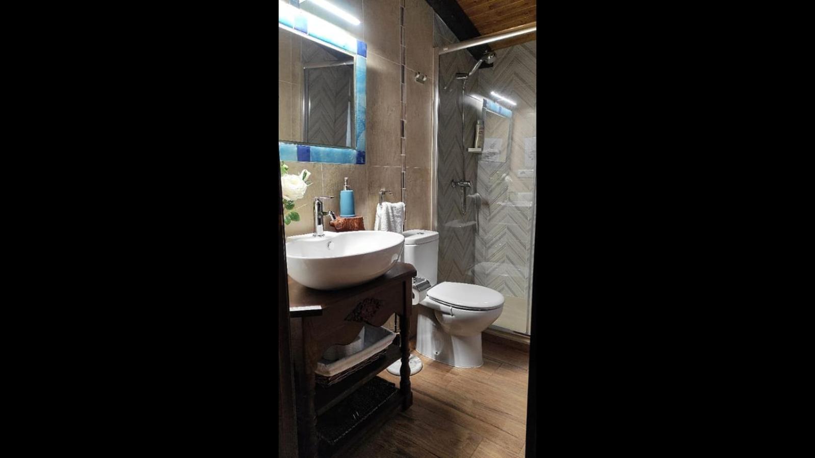 One-Bedroom House photo 2