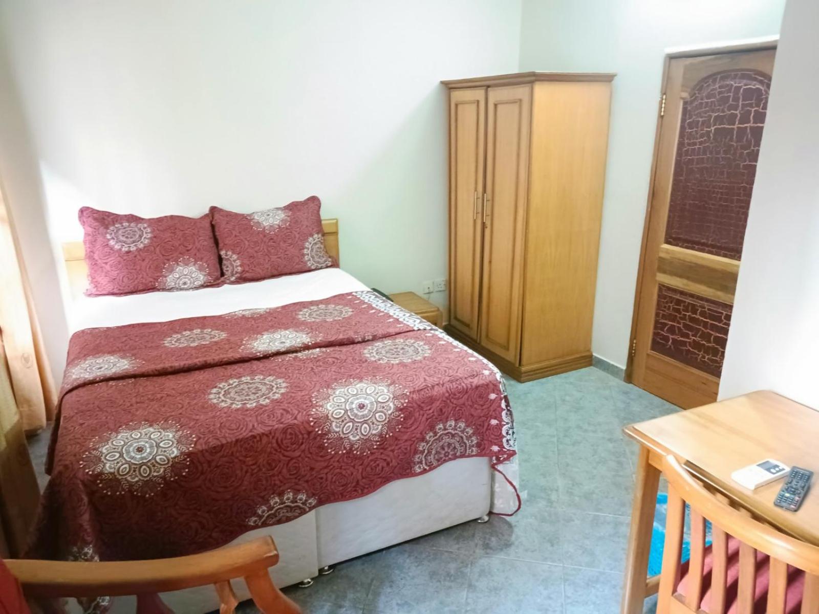 Budget Single Room photo 3