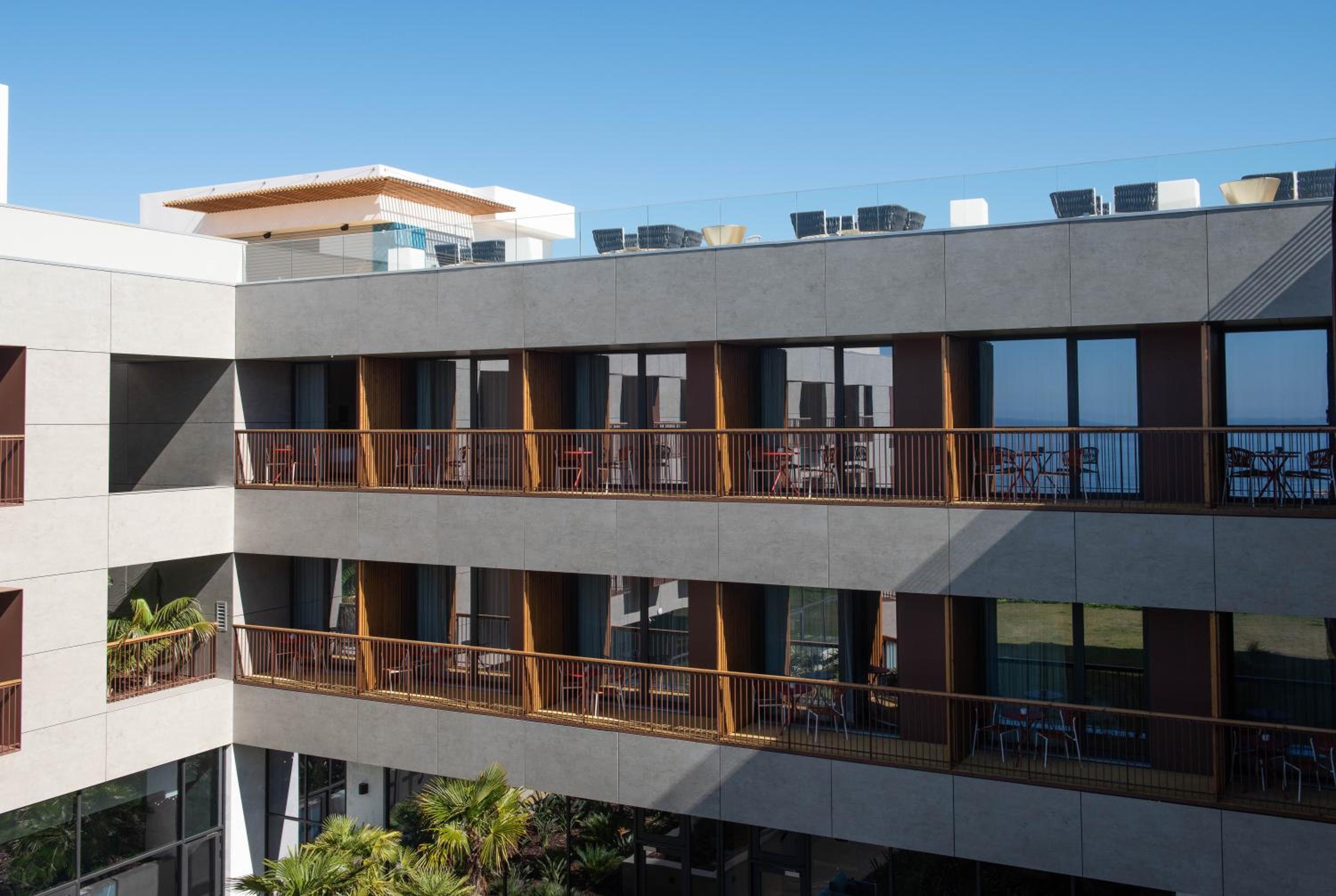 Superior Double Room with Side Sea View - Photo 4