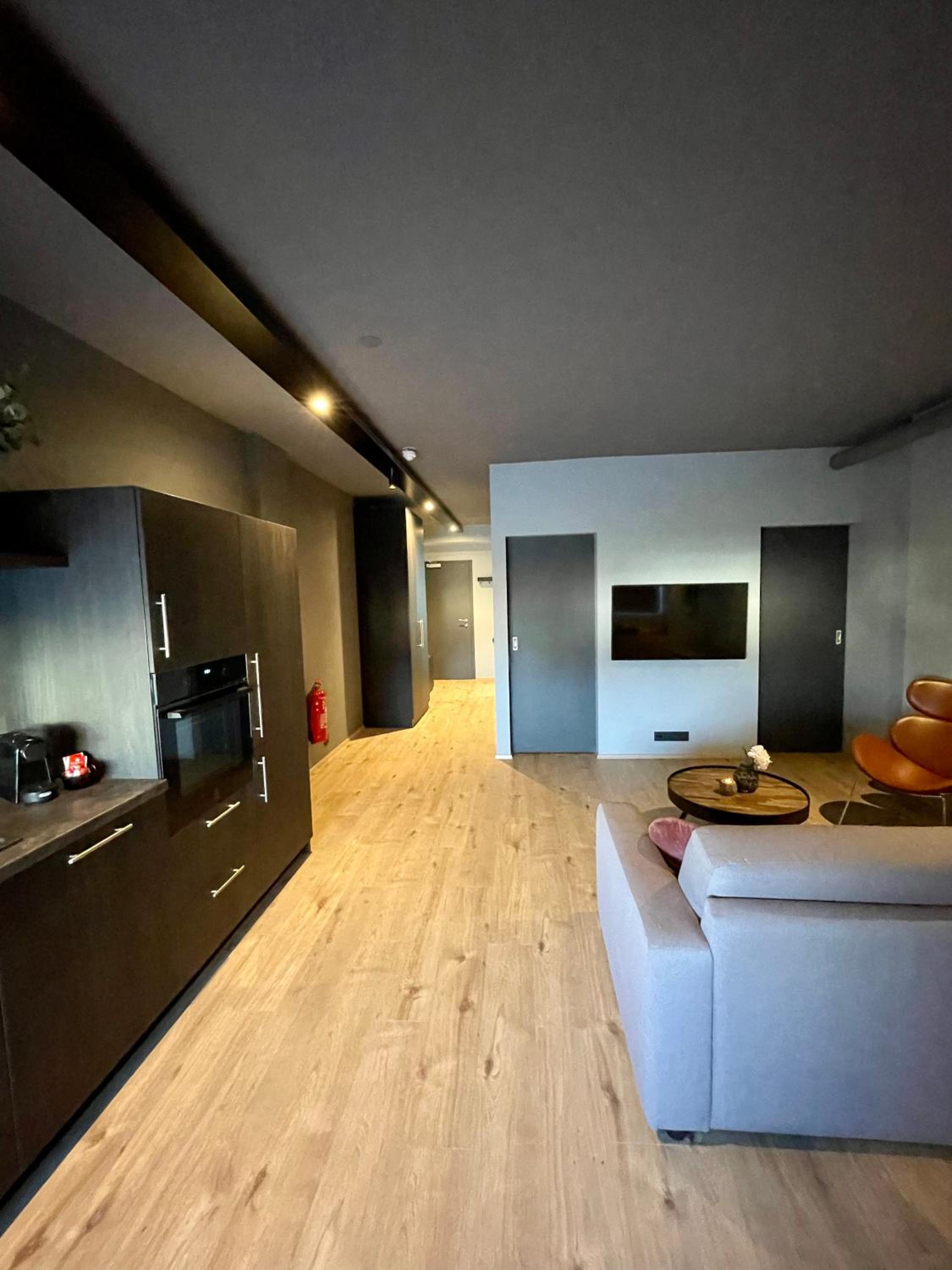 One-Bedroom Apartment - Photo 10