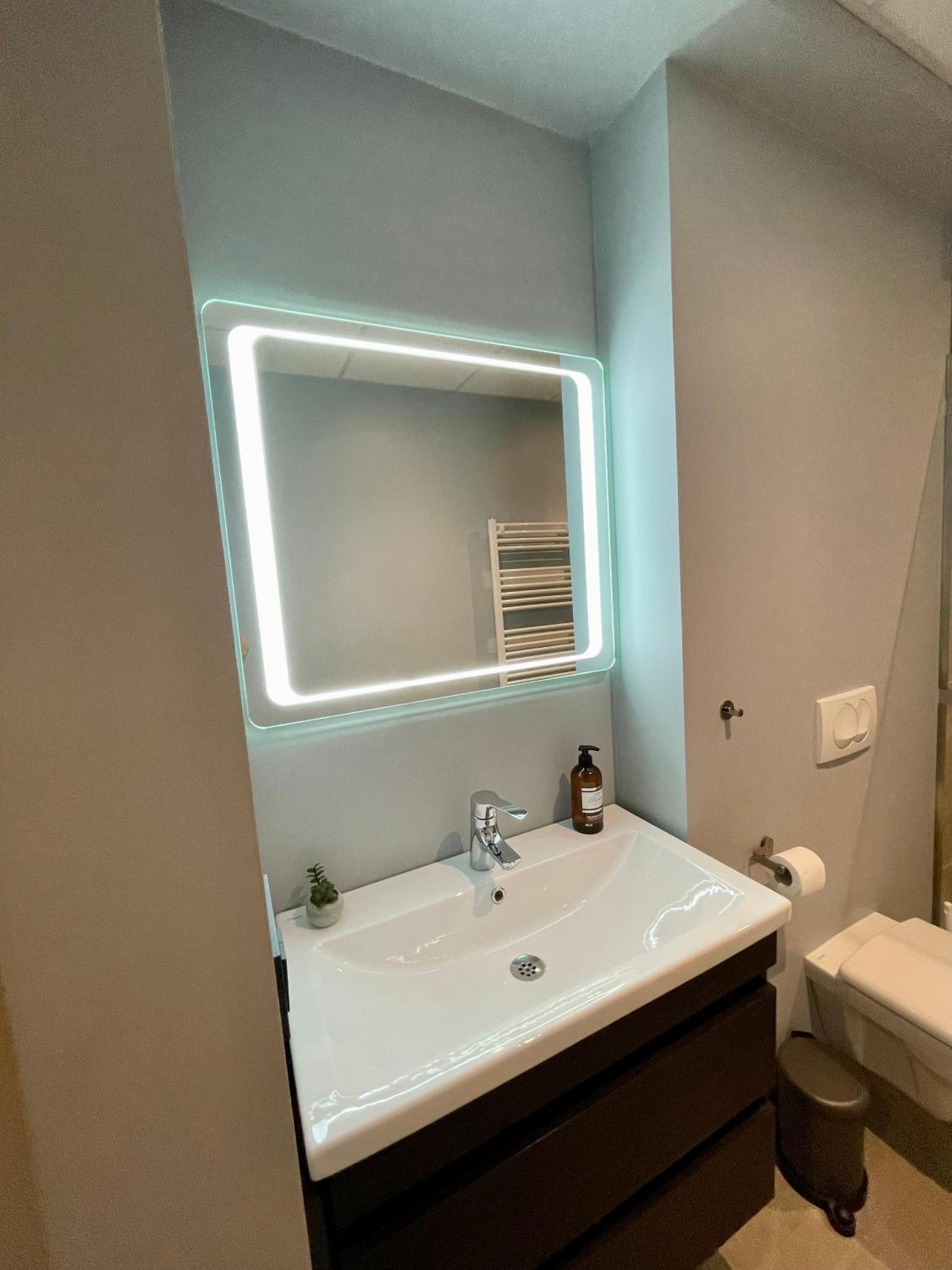 One-Bedroom Apartment - Photo 6