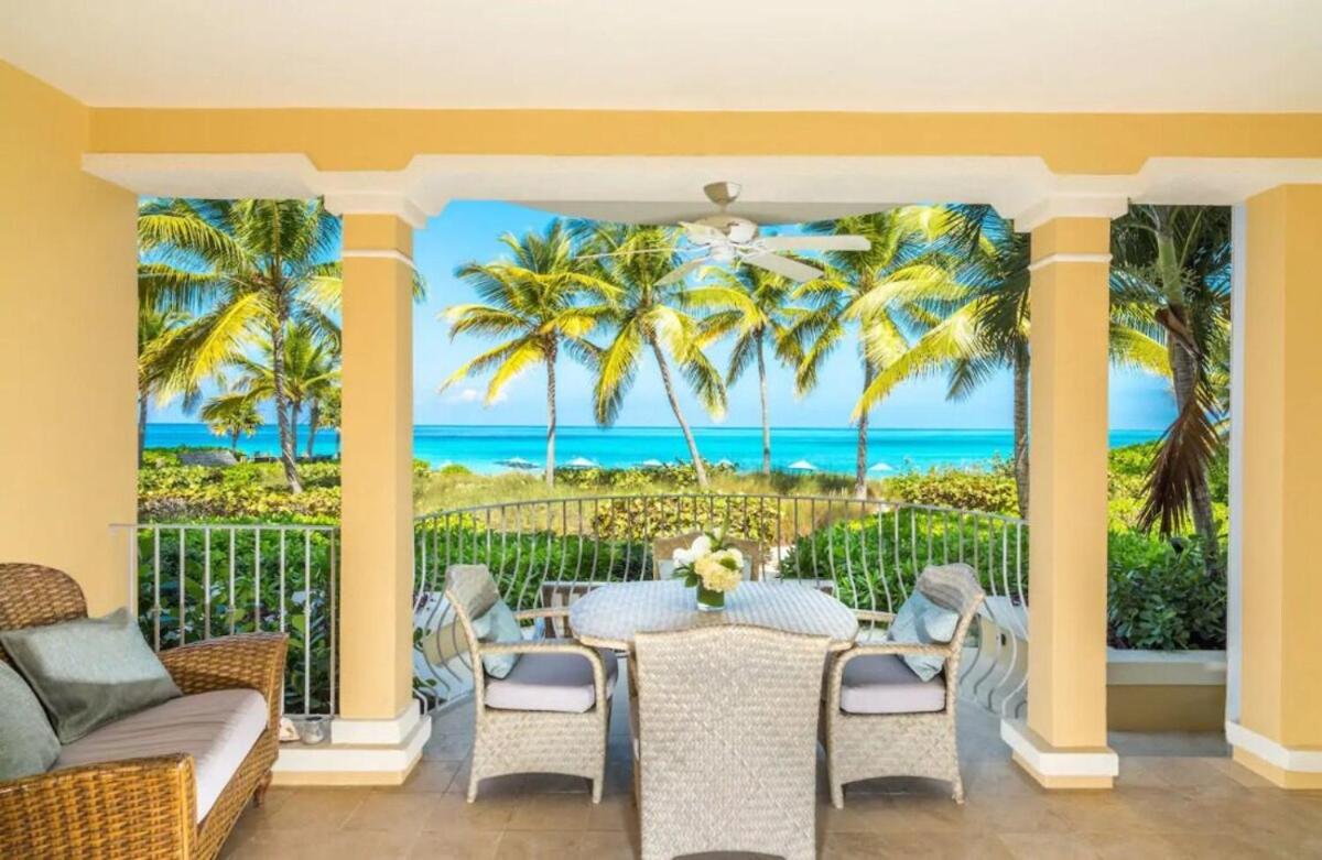 3 Bedroom, 2 Story, Ocean Front Grande Villa photo 3