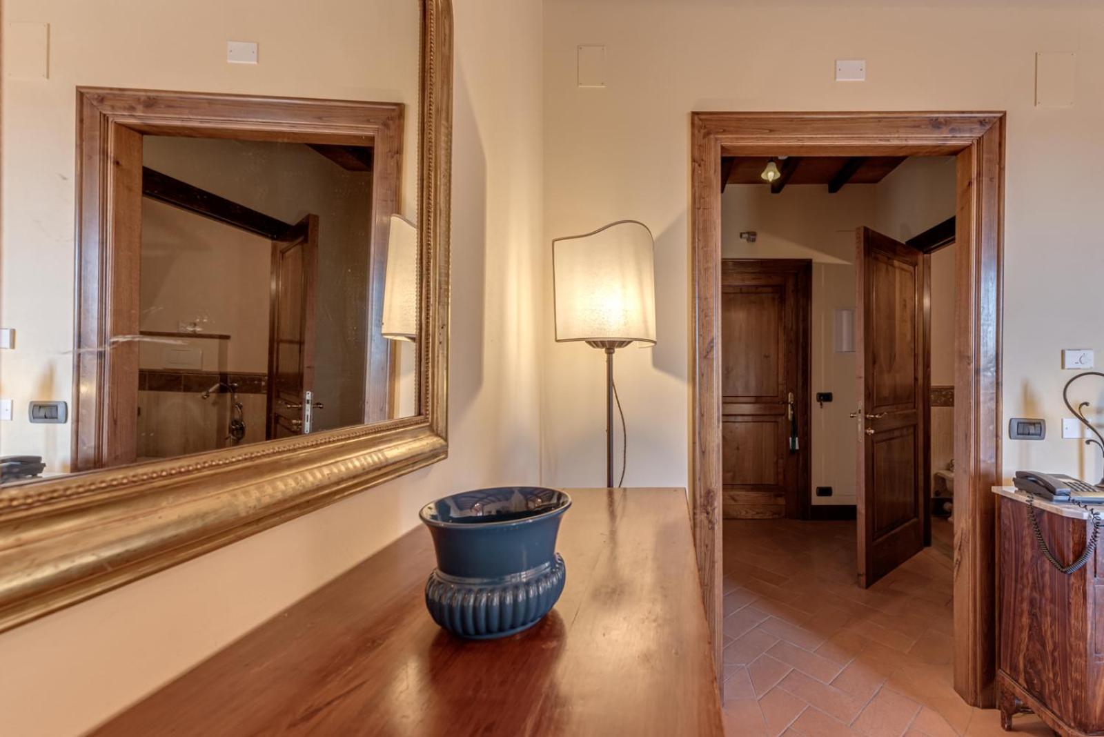 Double Room - Photo 6