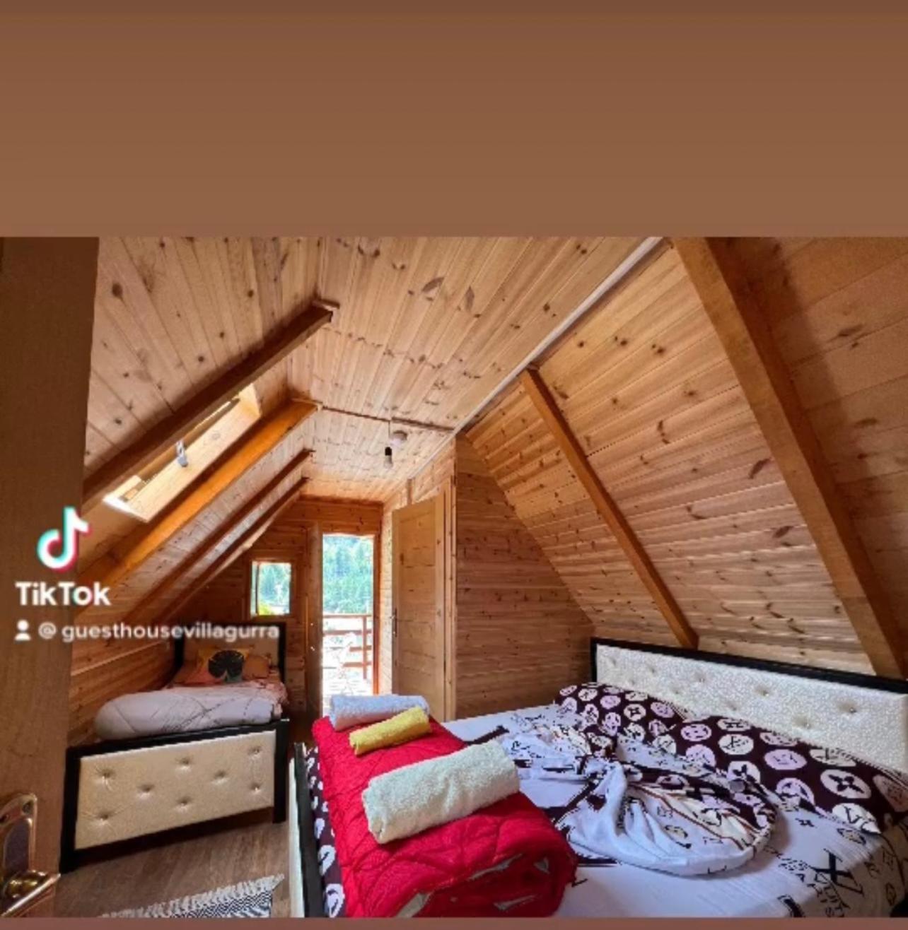 Double Room with Balcony (2 Adults + 1 Child) photo 2