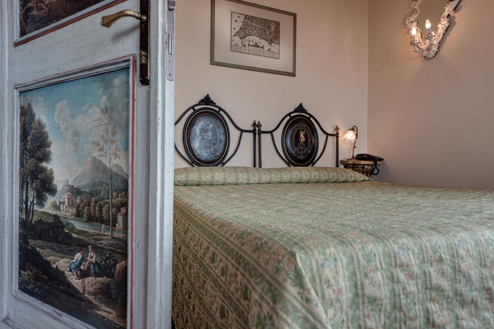 Deluxe Room - Photo 7