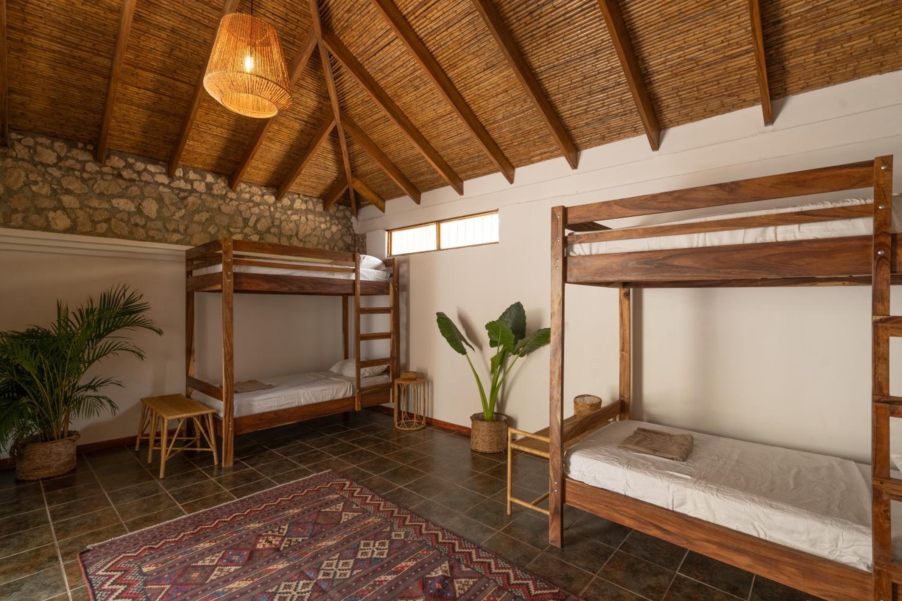 Bed in 6-Bed Mixed Dormitory Room photo 1