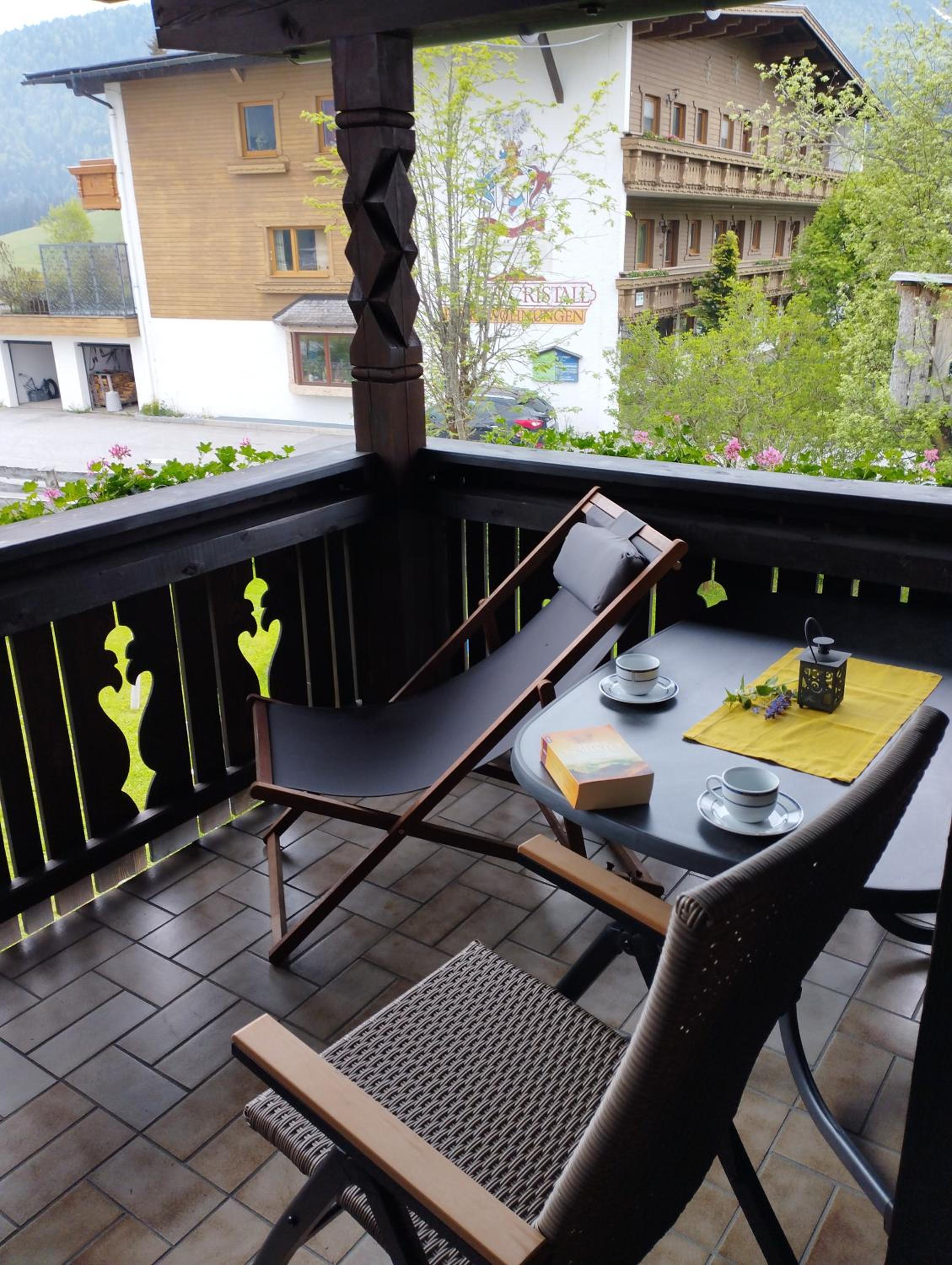 Apartment with Balcony photo 2