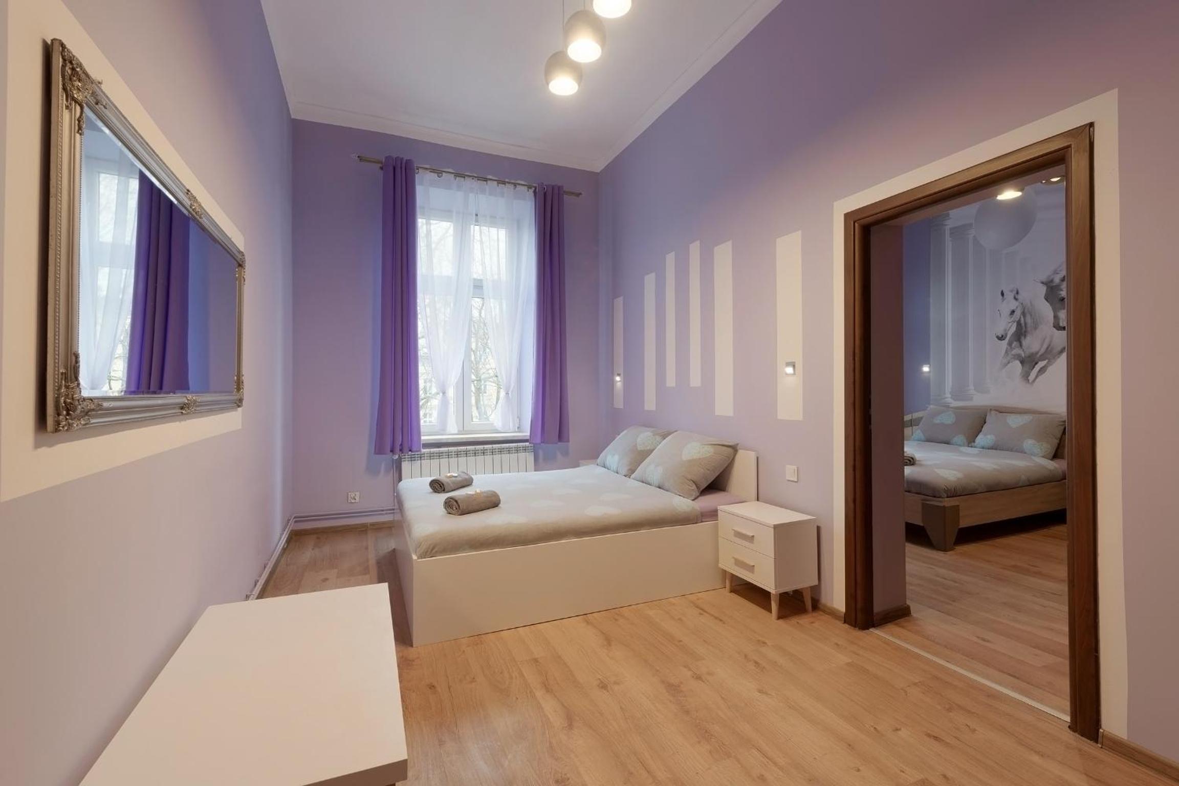 Family Room with Private Bathroom - Photo 12