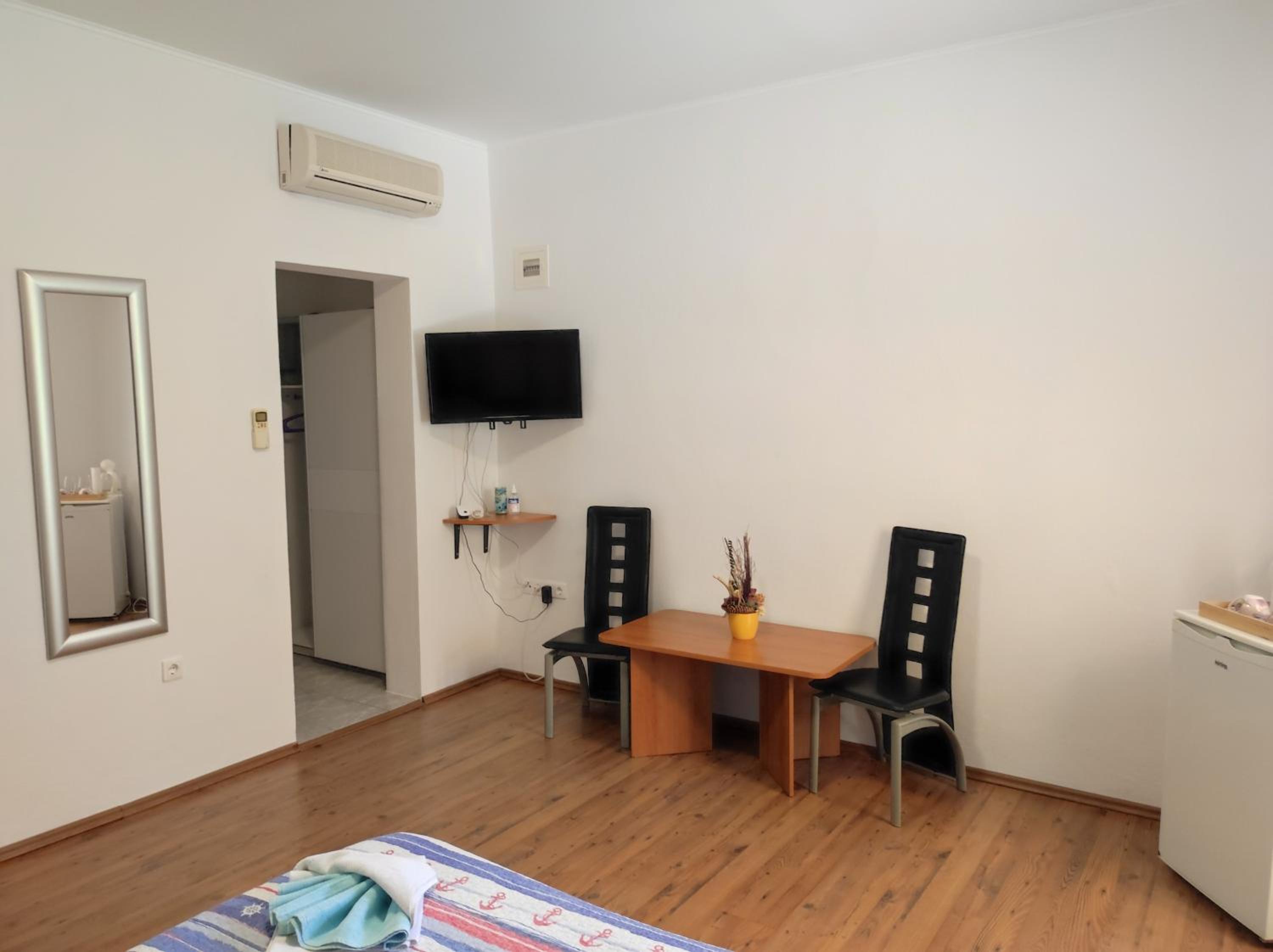 Double Room - Photo 24