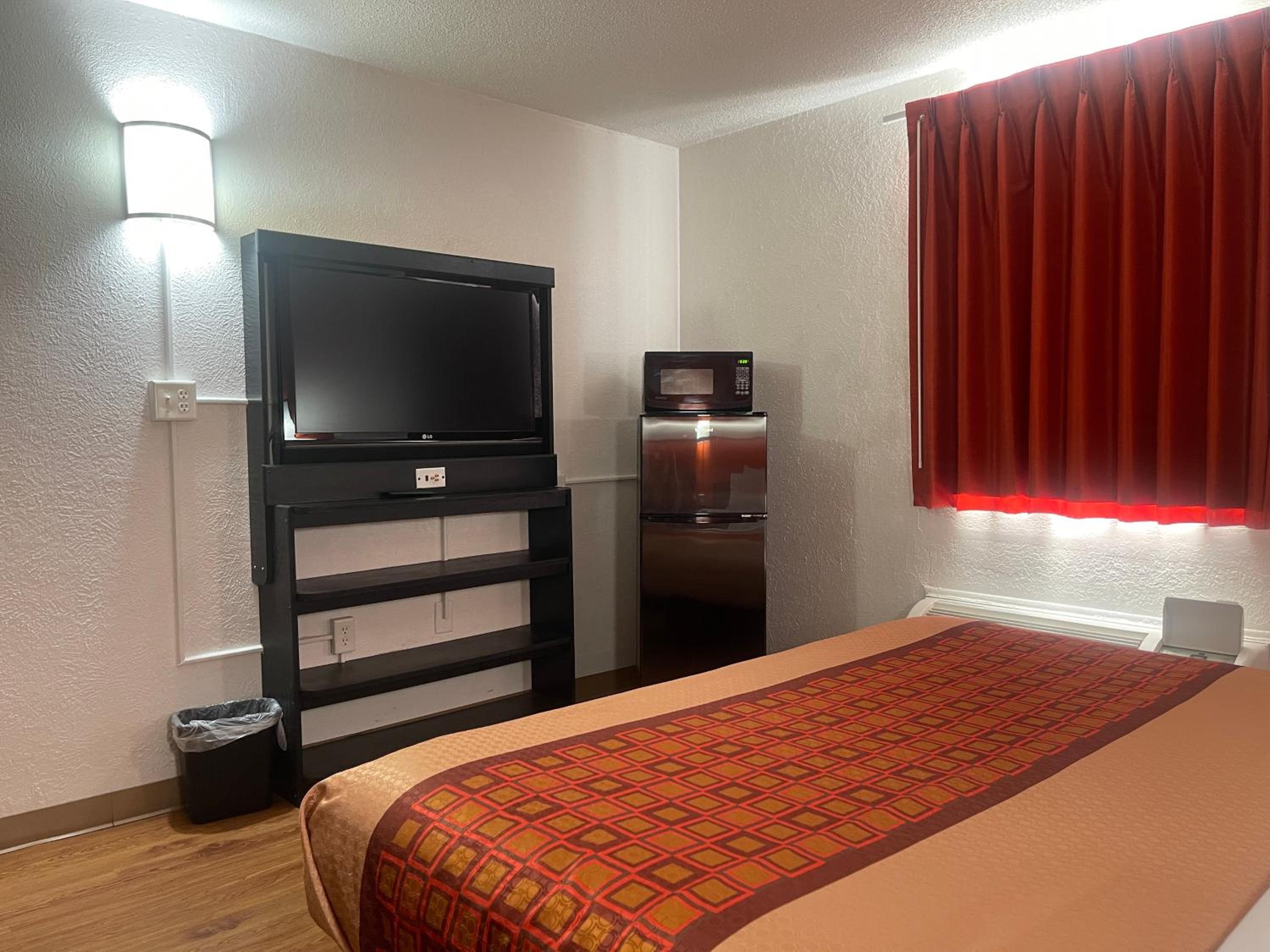Deluxe King Room photo 2