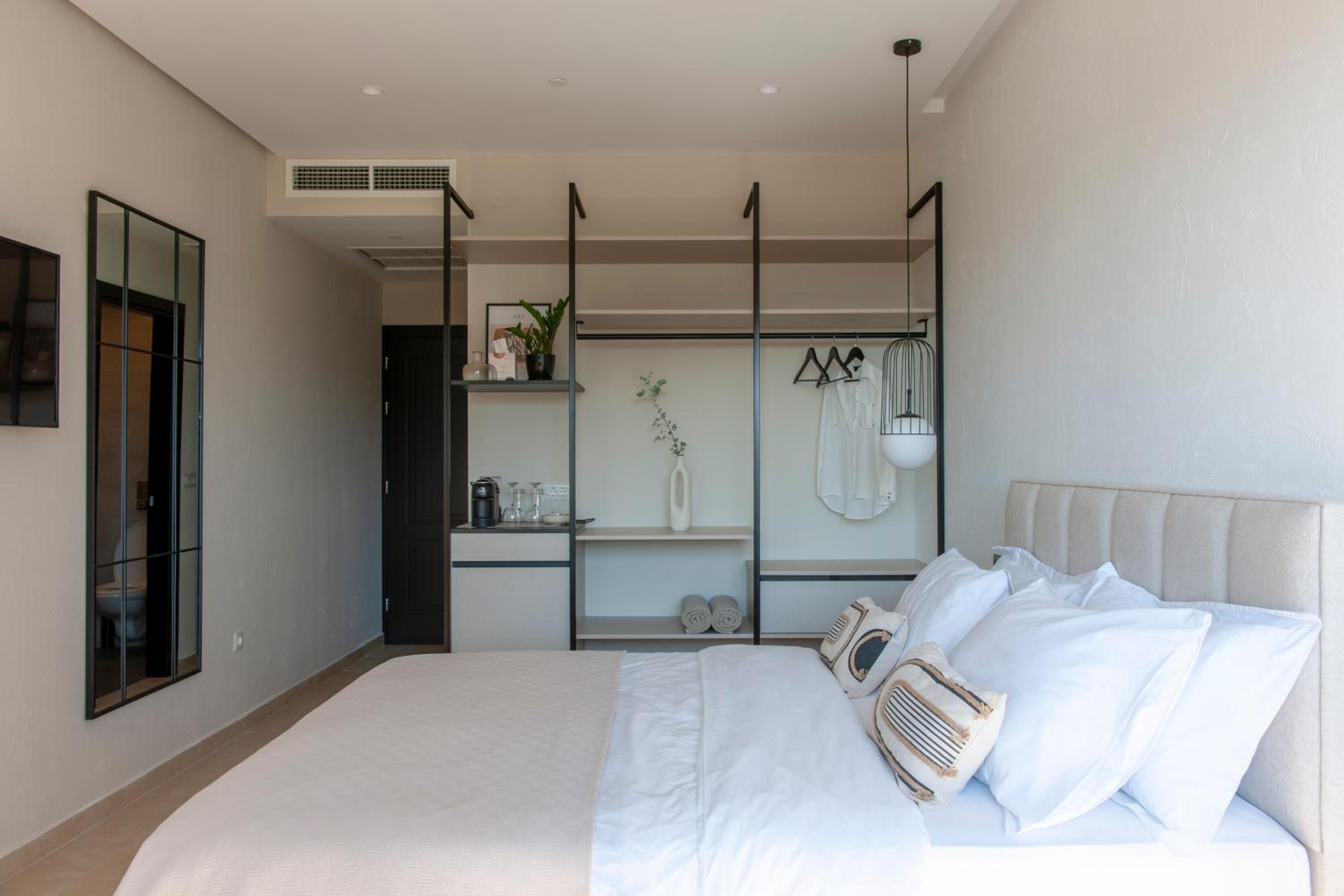 Deluxe Double Room with Balcony and Sea View photo 3