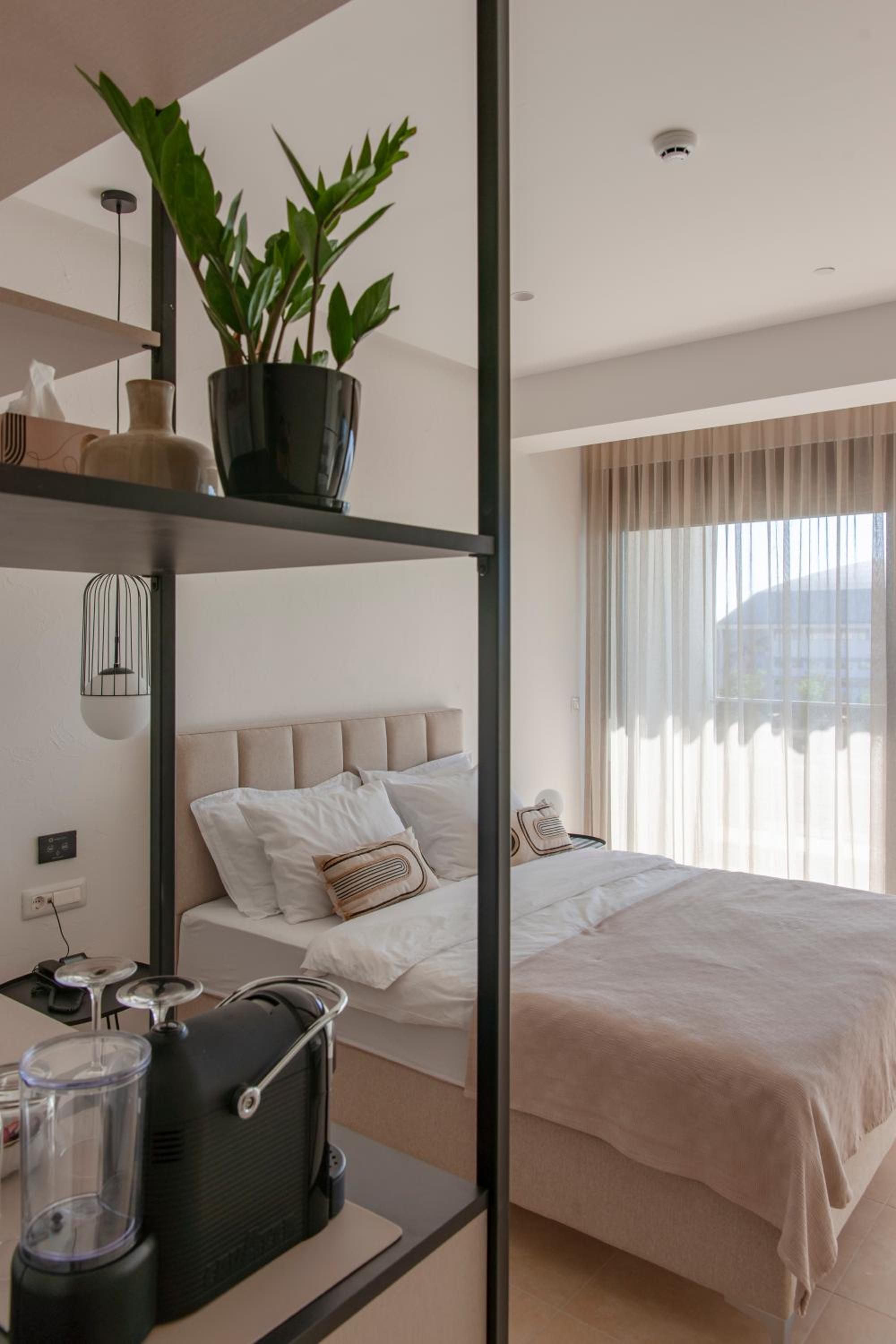 Deluxe Double Room with Balcony and Sea View photo 2
