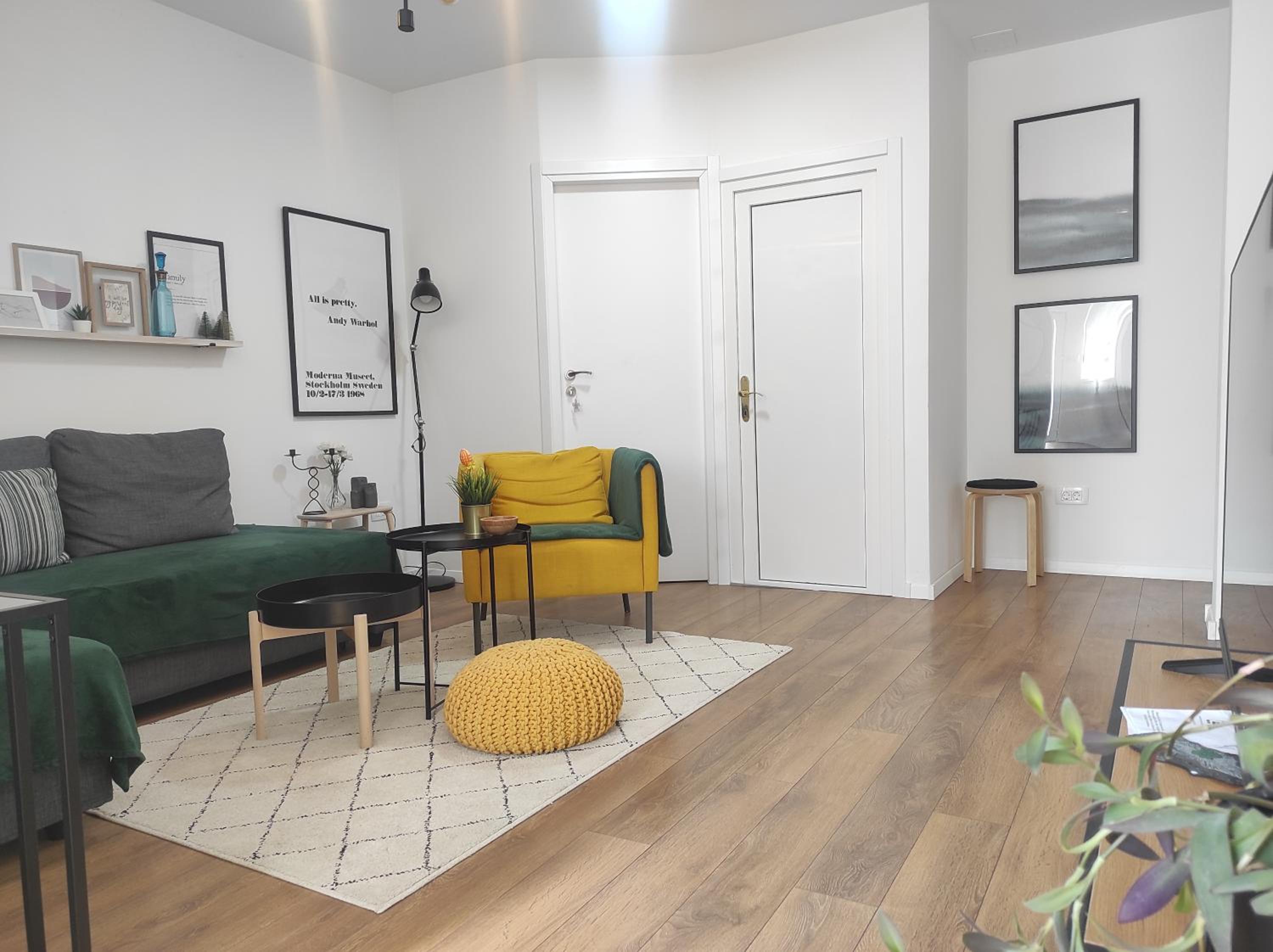 Two-Bedroom House - Photo 4