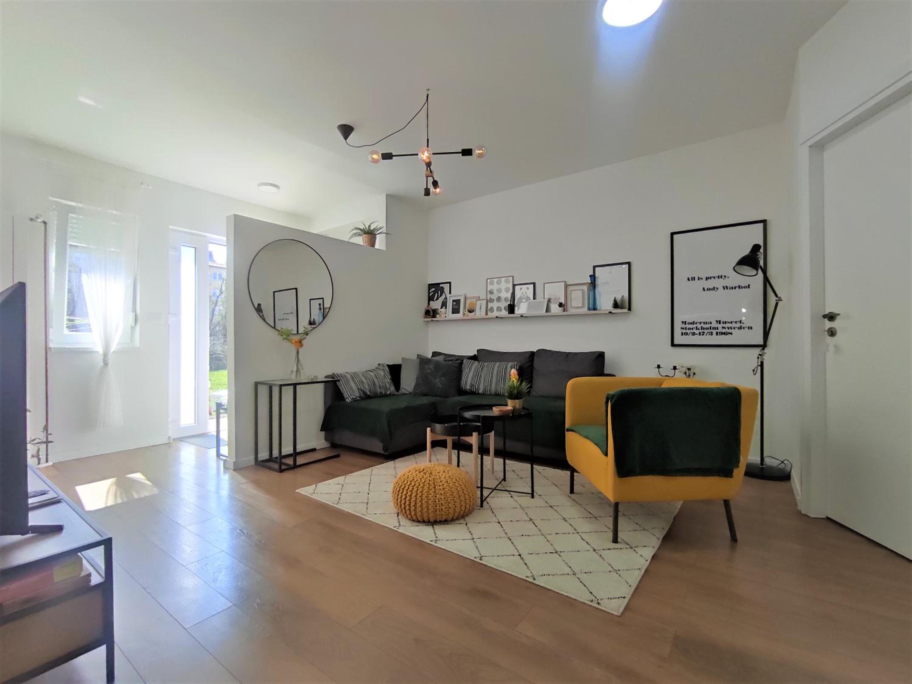 Two-Bedroom House - Photo 1