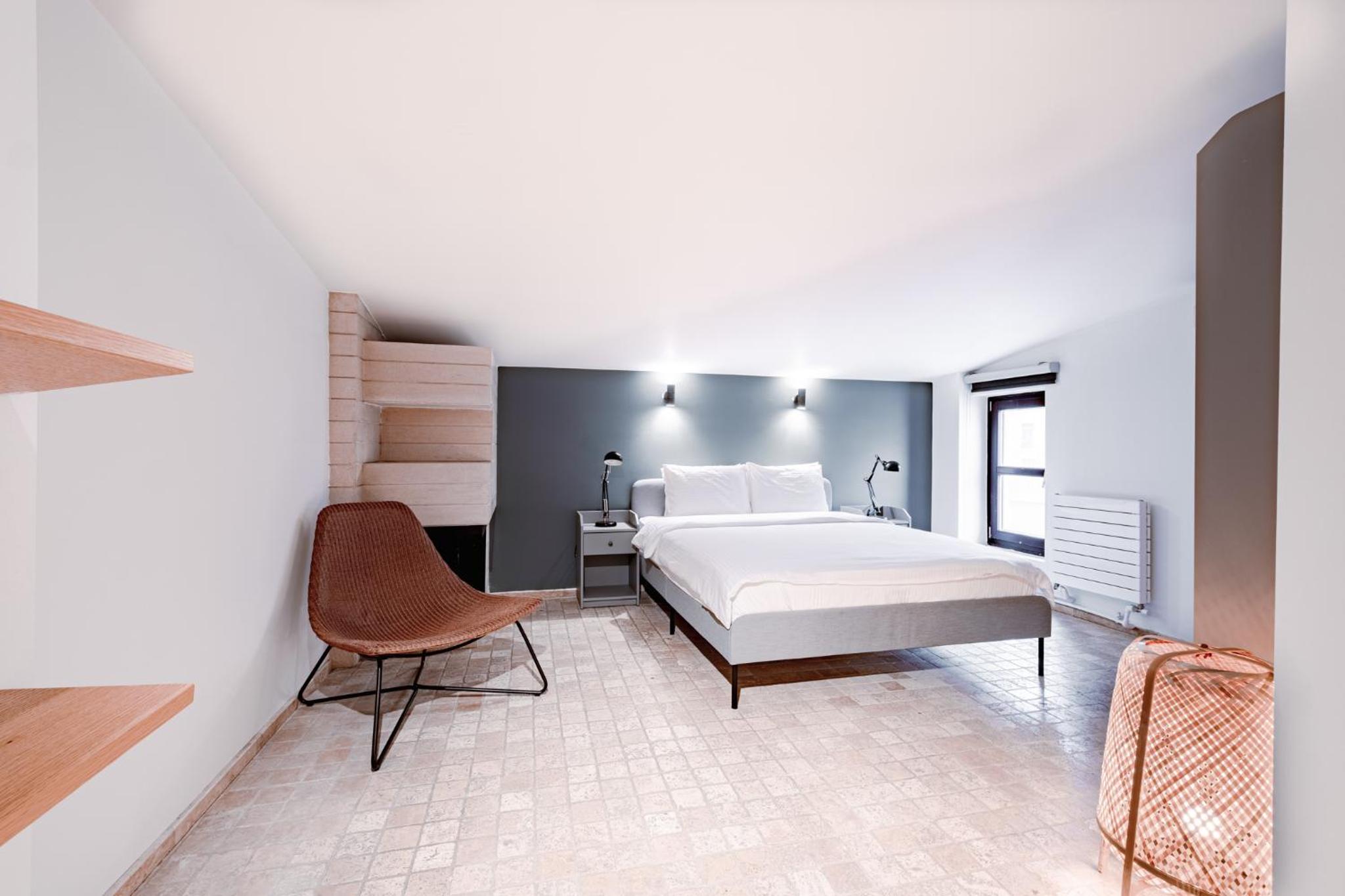 One-Bedroom Apartment with Terrace photo 2