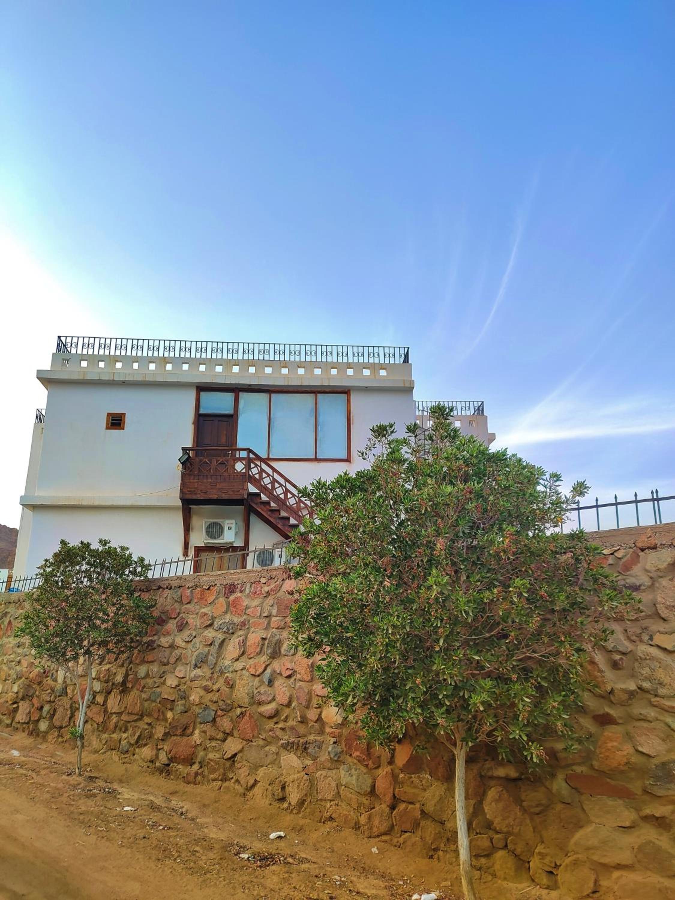 Villa with Sea View - Photo 4