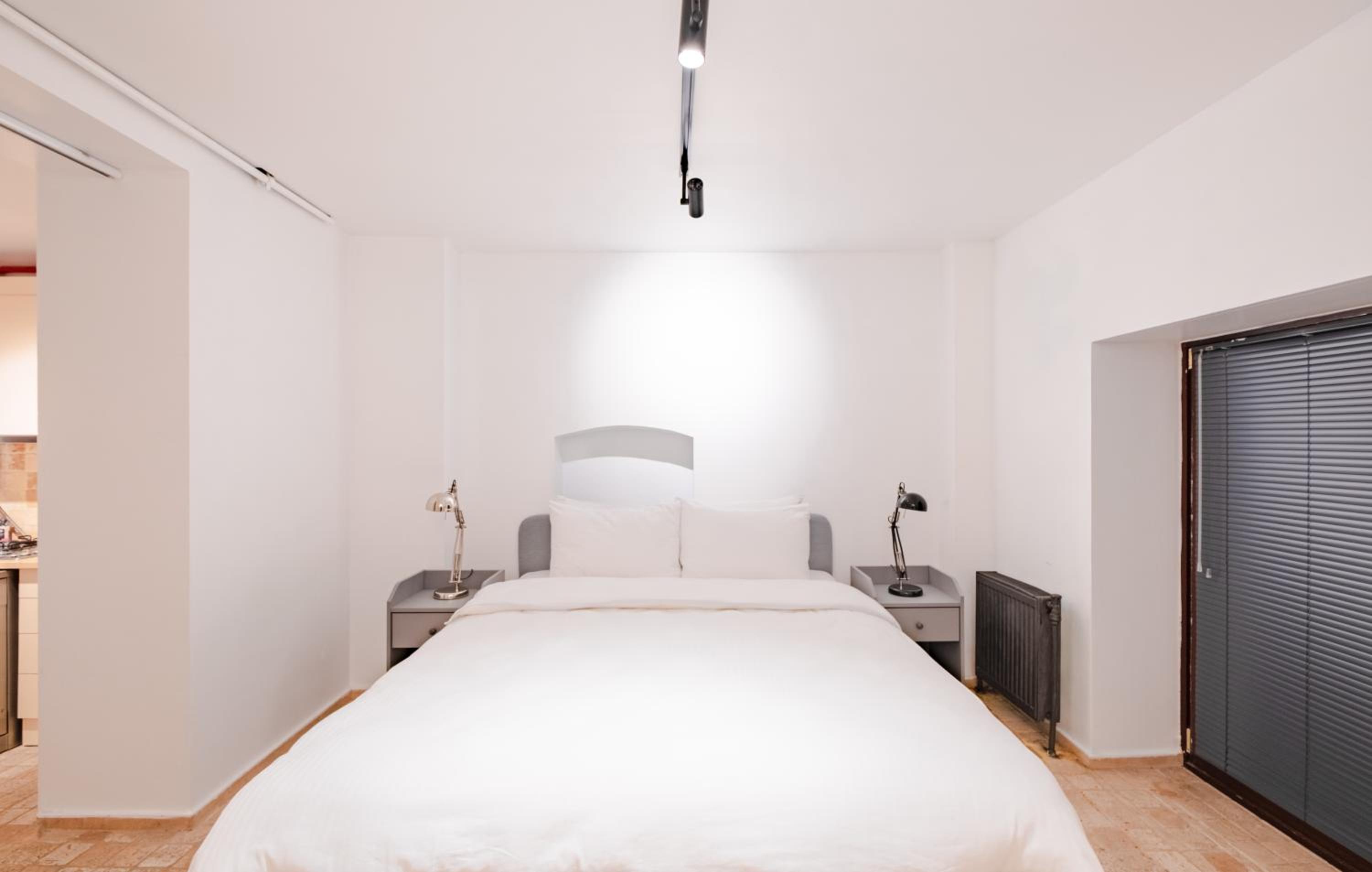 One-Bedroom Apartment photo 3