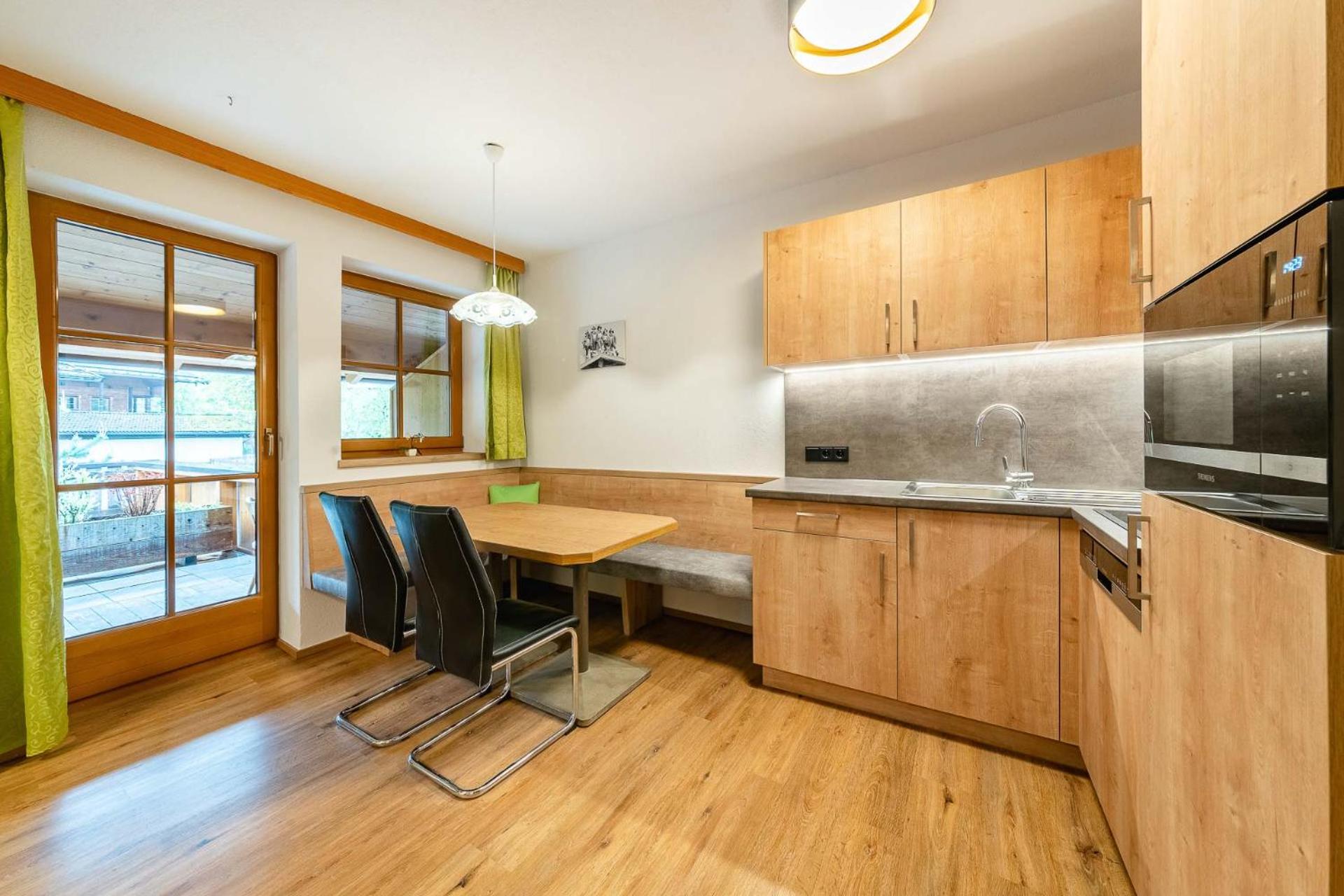 Two-Bedroom Apartment with Balcony photo 2