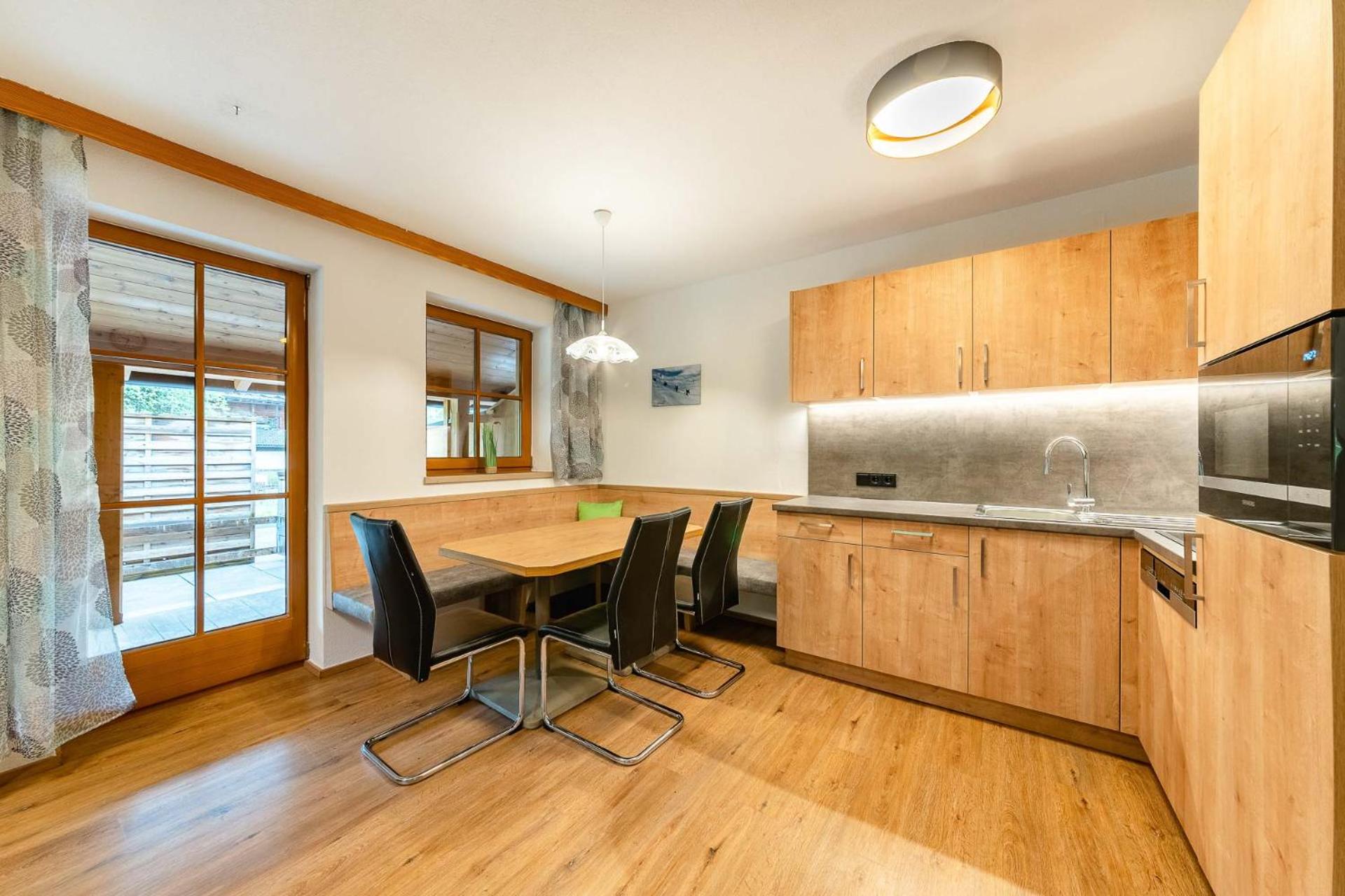 Two-Bedroom Apartment with Balcony photo 3