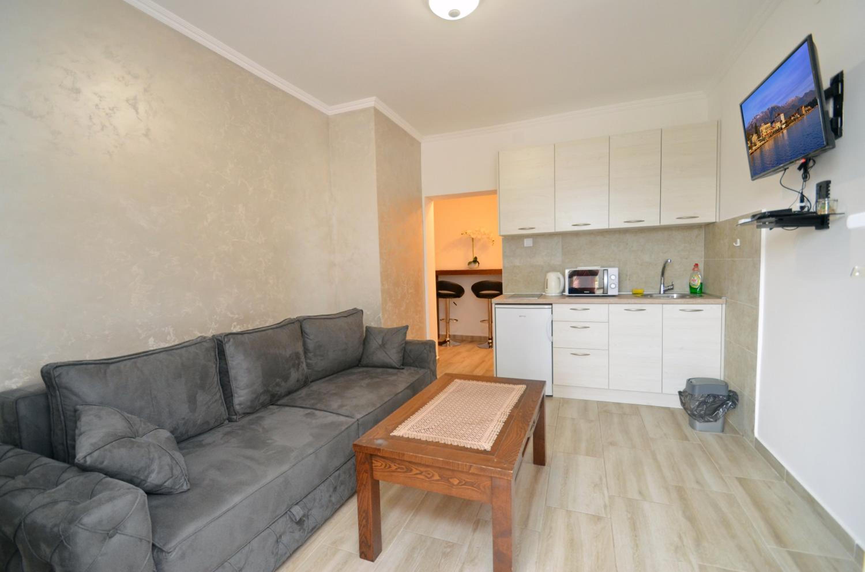 Apartment with Garden View