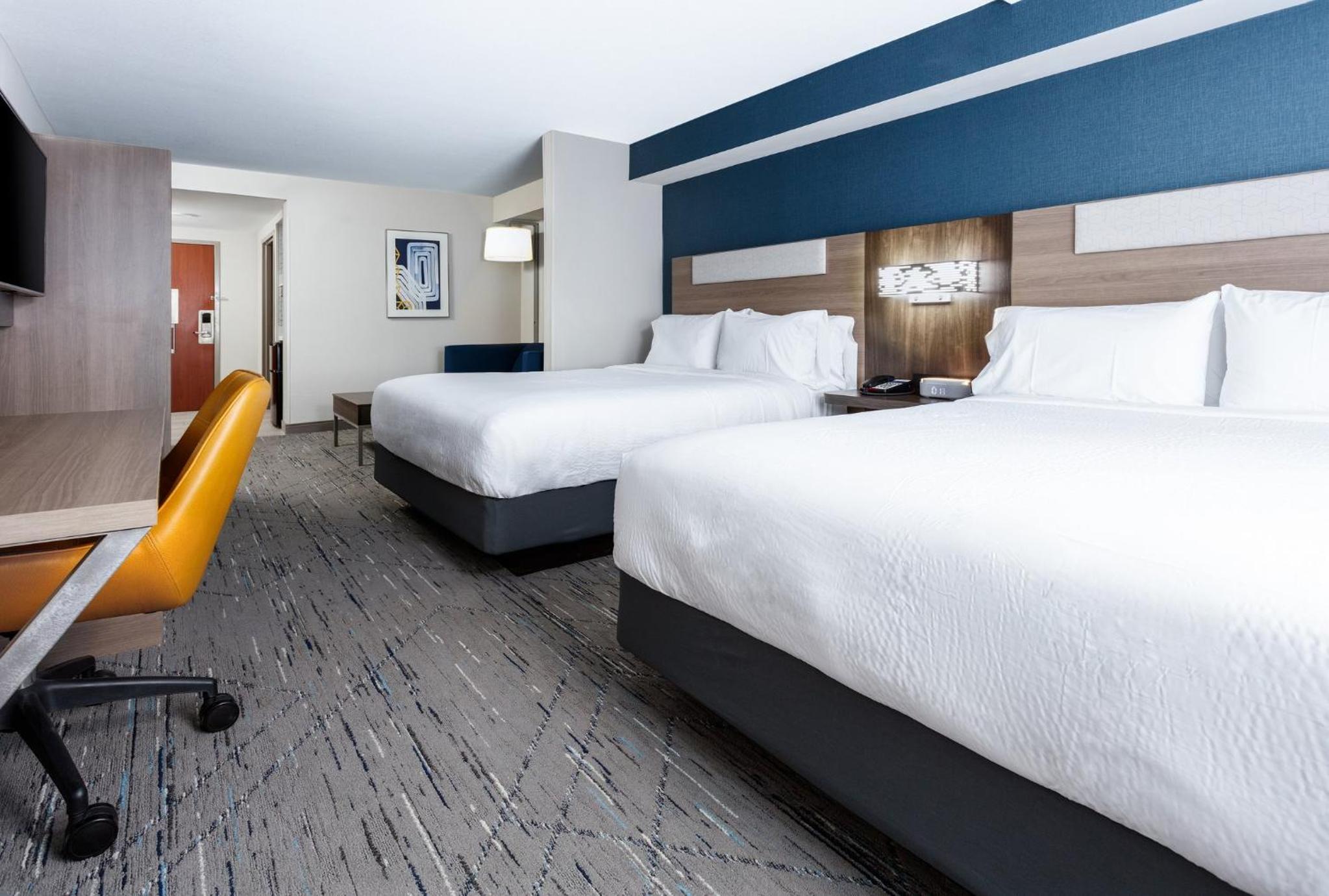 Queen Suite with Two Queen Beds - Photo 1