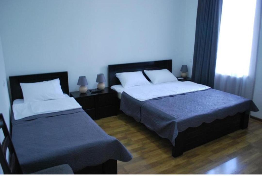 Large Double or Twin Room photo 3