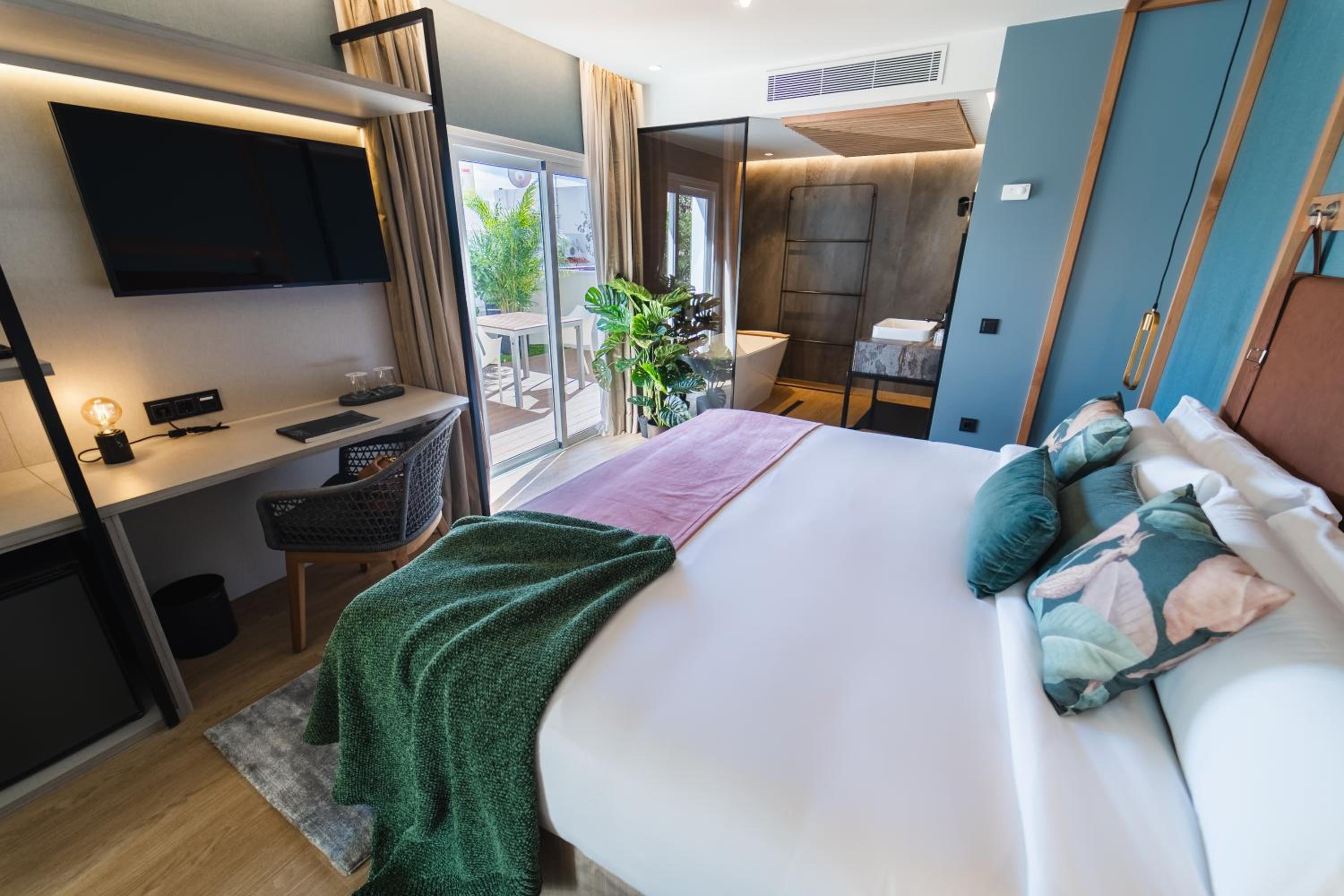 Grand Suite with Terrace