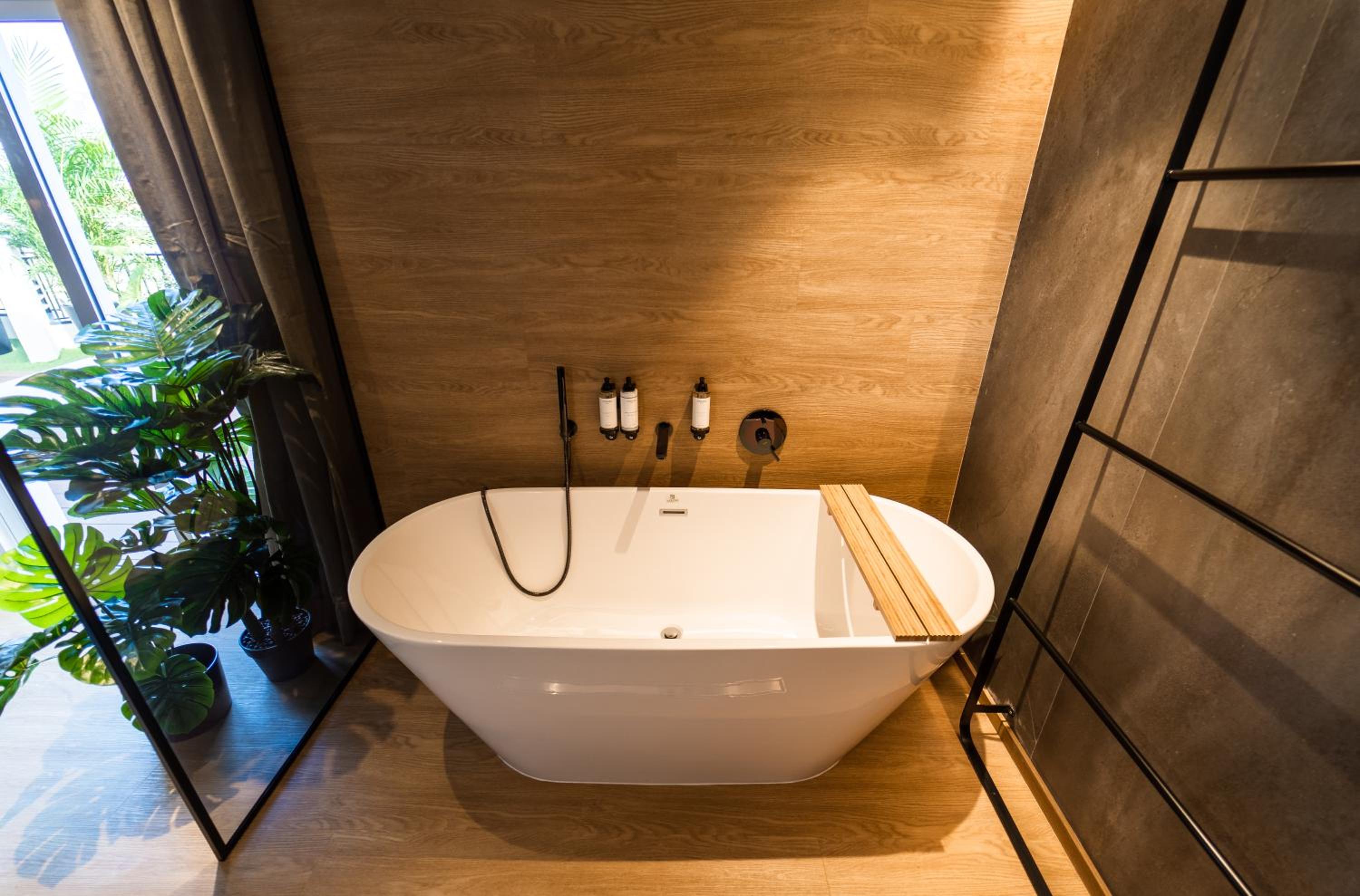 Grand Suite with Terrace thumbnail 5