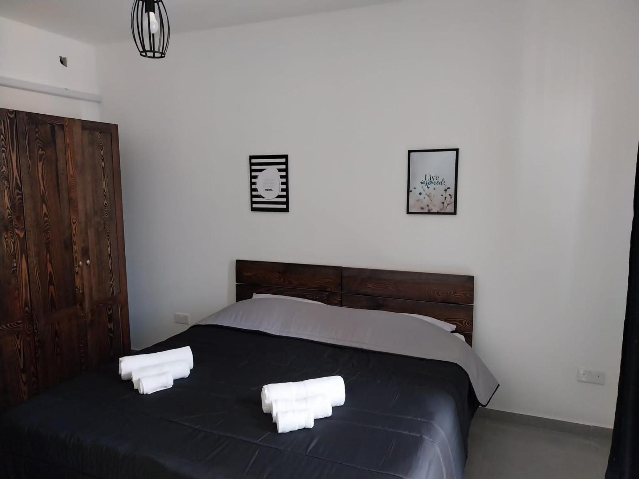 One-Bedroom Apartment photo 2